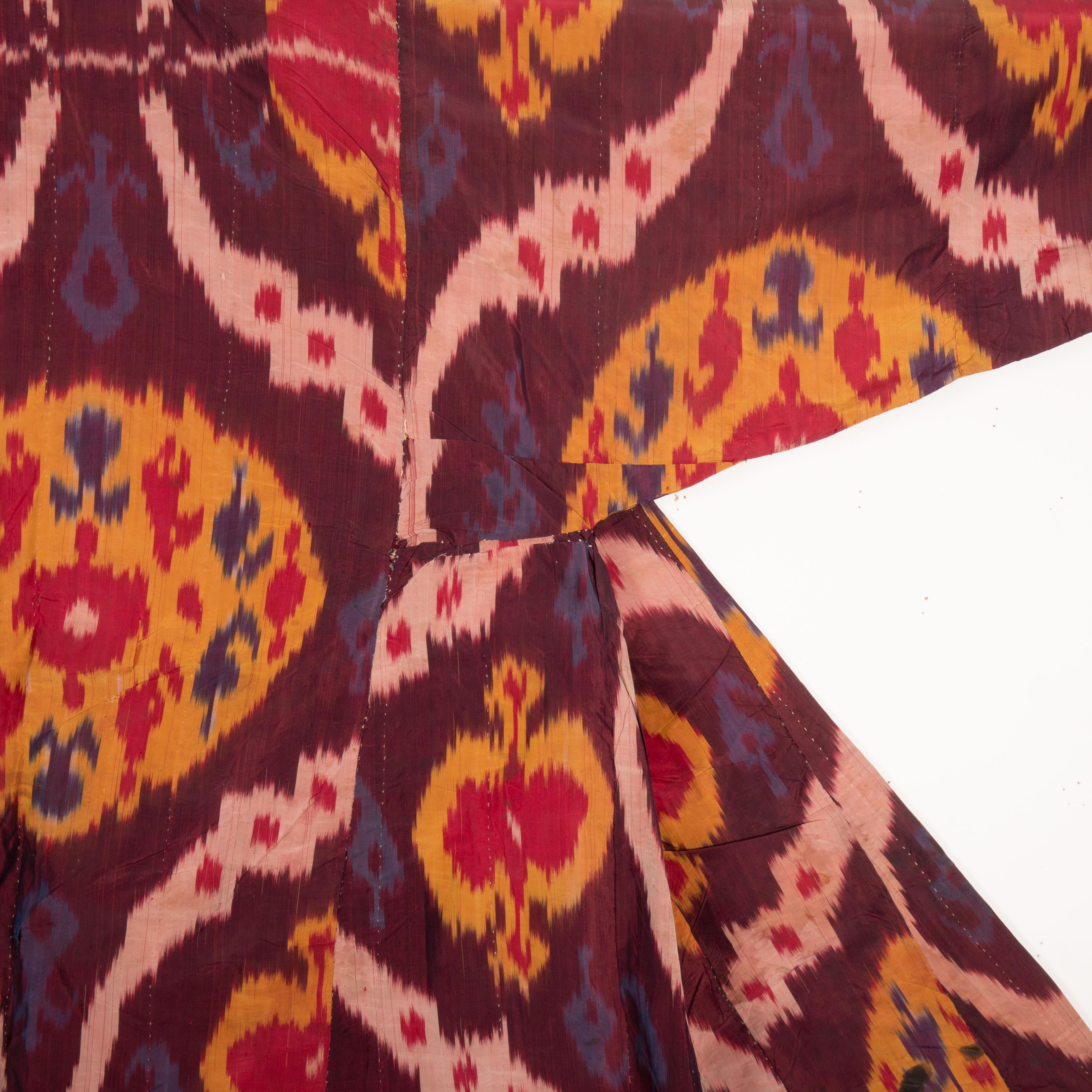 Silk Ikat Chapan from Uzbekistan, Early 20th C For Sale 1