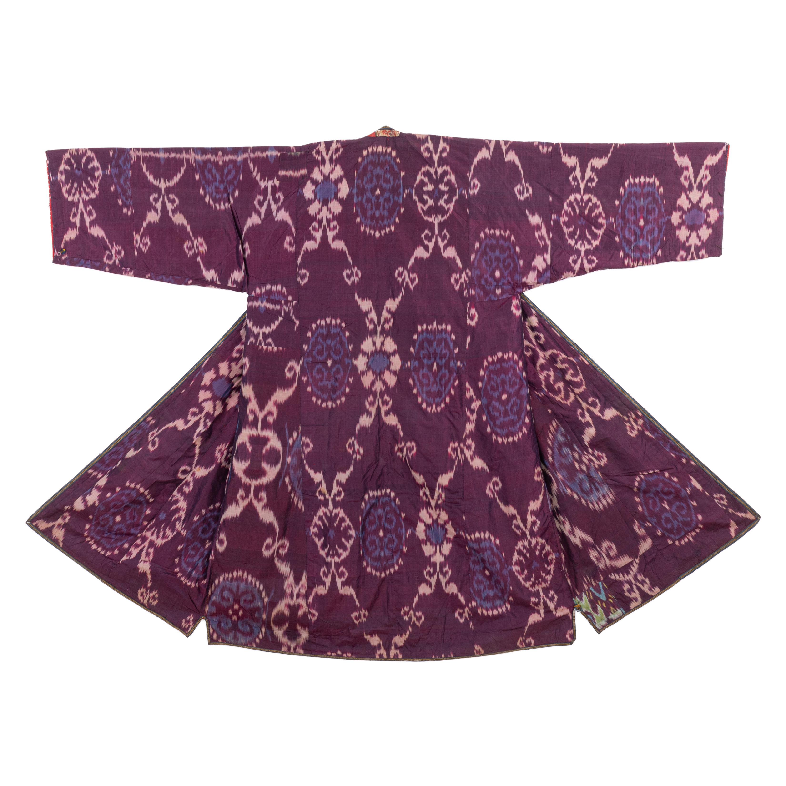 Chapans are probably the most famous Central Asian fashion garments made from mostly ıkats, either pure silk and lined with cotton, or silk war and cotton weft , again with a cotton lining.
This is an antique and used chapan therefore it is not in