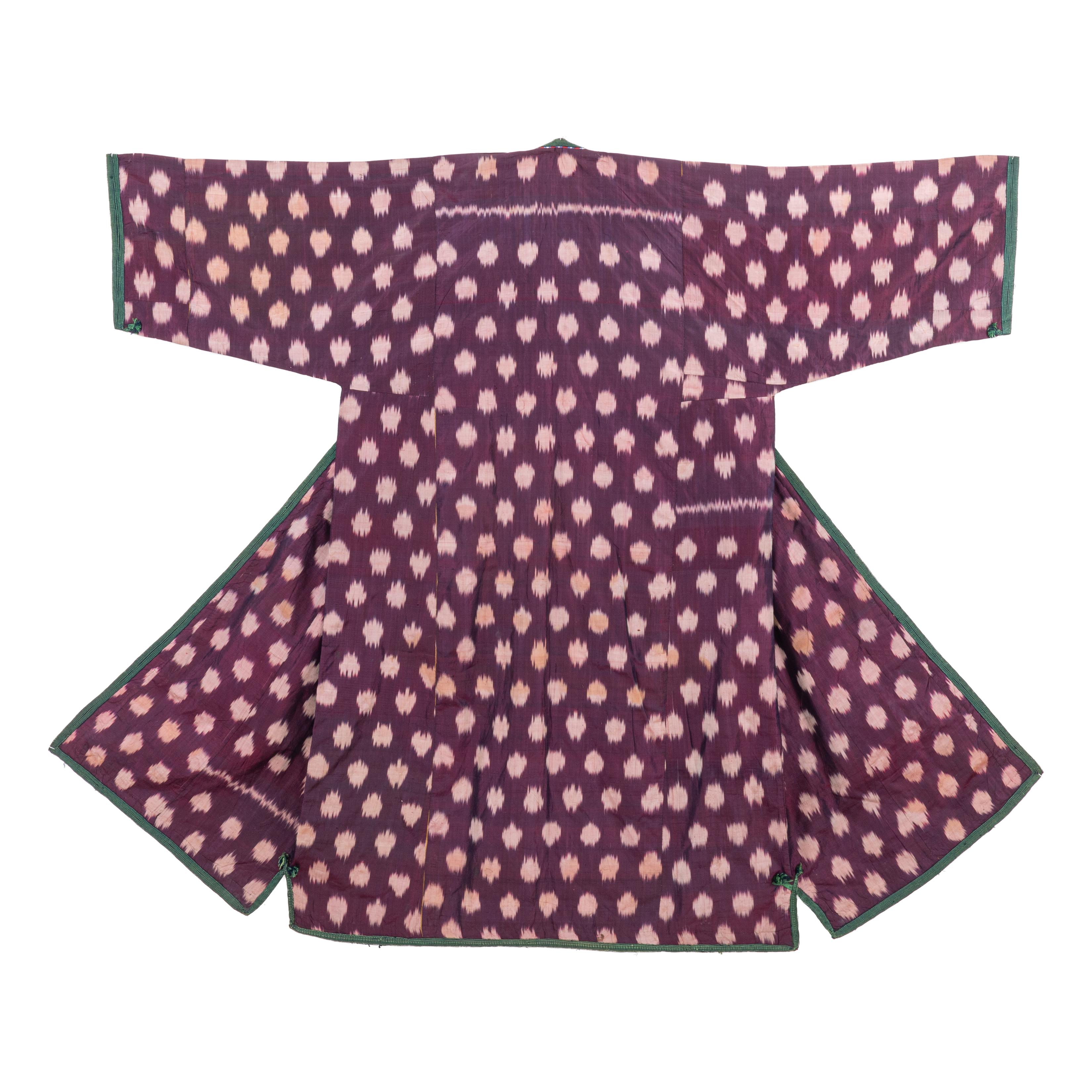 Chapans are probably the most famous Central Asian fashion garments made from mostly ıkats, either pure silk and lined with cotton, or silk war and cotton weft , again with a cotton lining.
This is an antique and used chapan therefore it is not in
