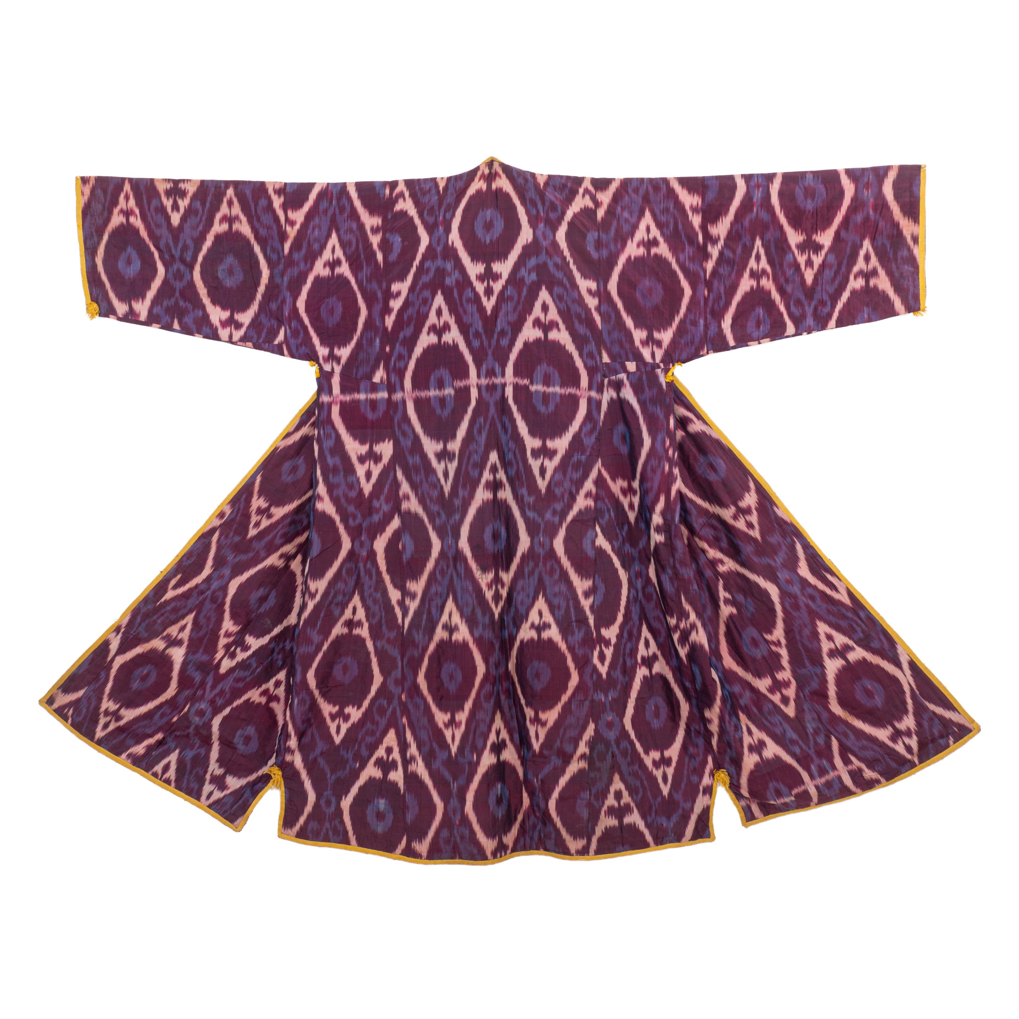 Chapans are probably the most famous Central Asian fashion garments made from mostly ıkats, either pure silk and lined with cotton, or silk war and cotton weft , again with a cotton lining.
This is an antique and used chapan therefore it is not in