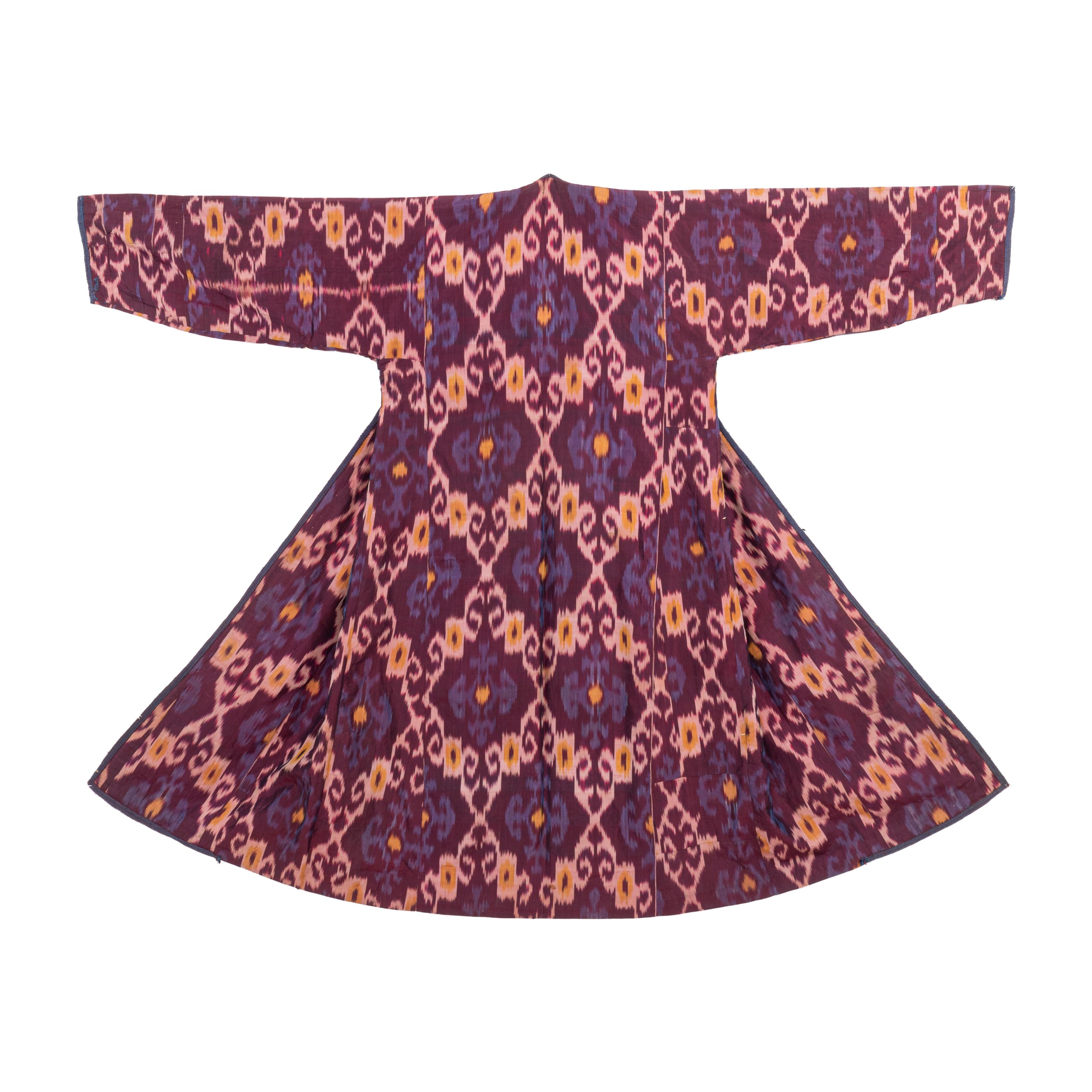 Chapans are probably the most famous Central Asian fashion garments made from mostly ıkats, either pure silk and lined with cotton, or silk war and cotton weft , again with a cotton lining.
This is an antique and used chapan therefore it is not in