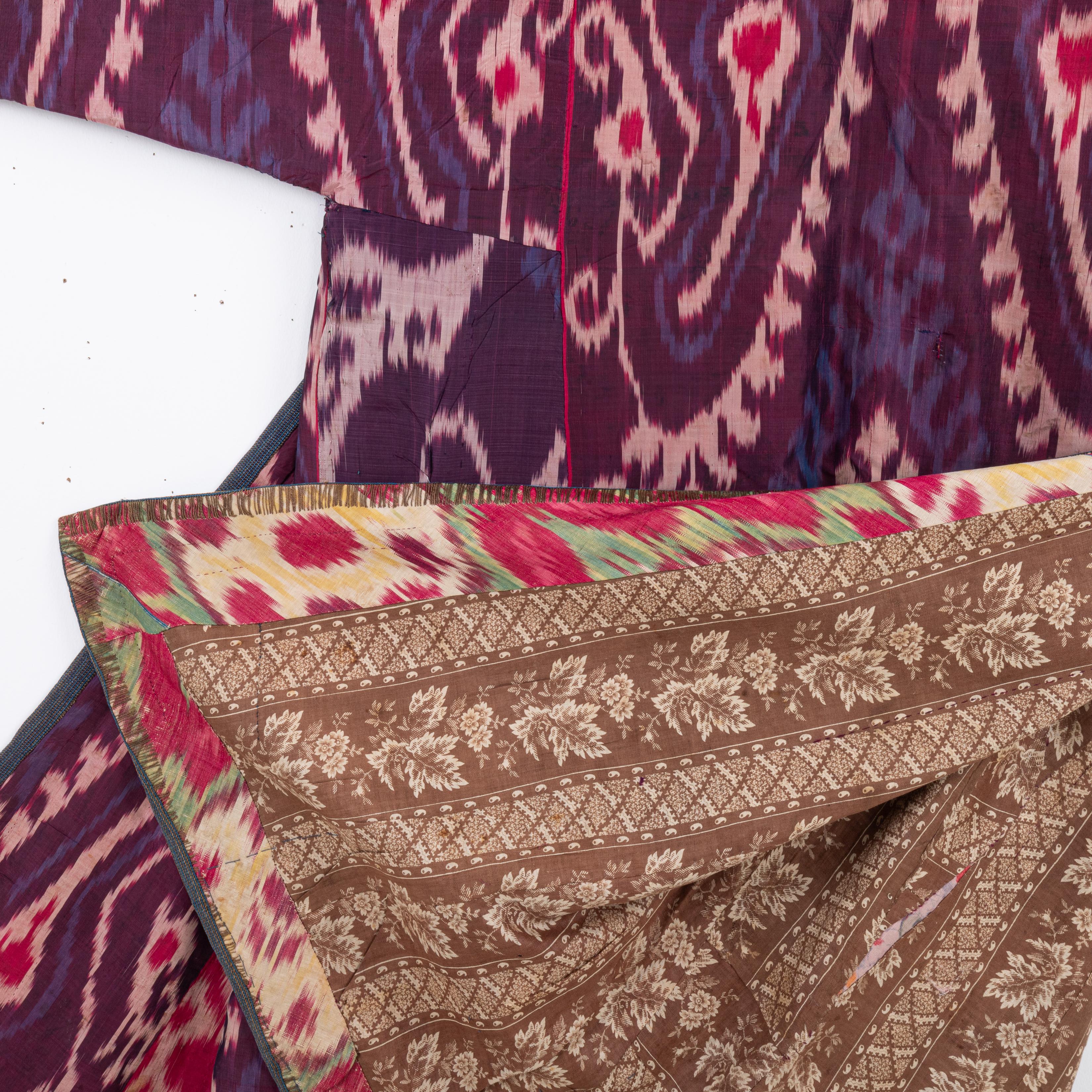 Chapan di seta Ikat, Tajikstan, fine del XIX secolo. in vendita 1