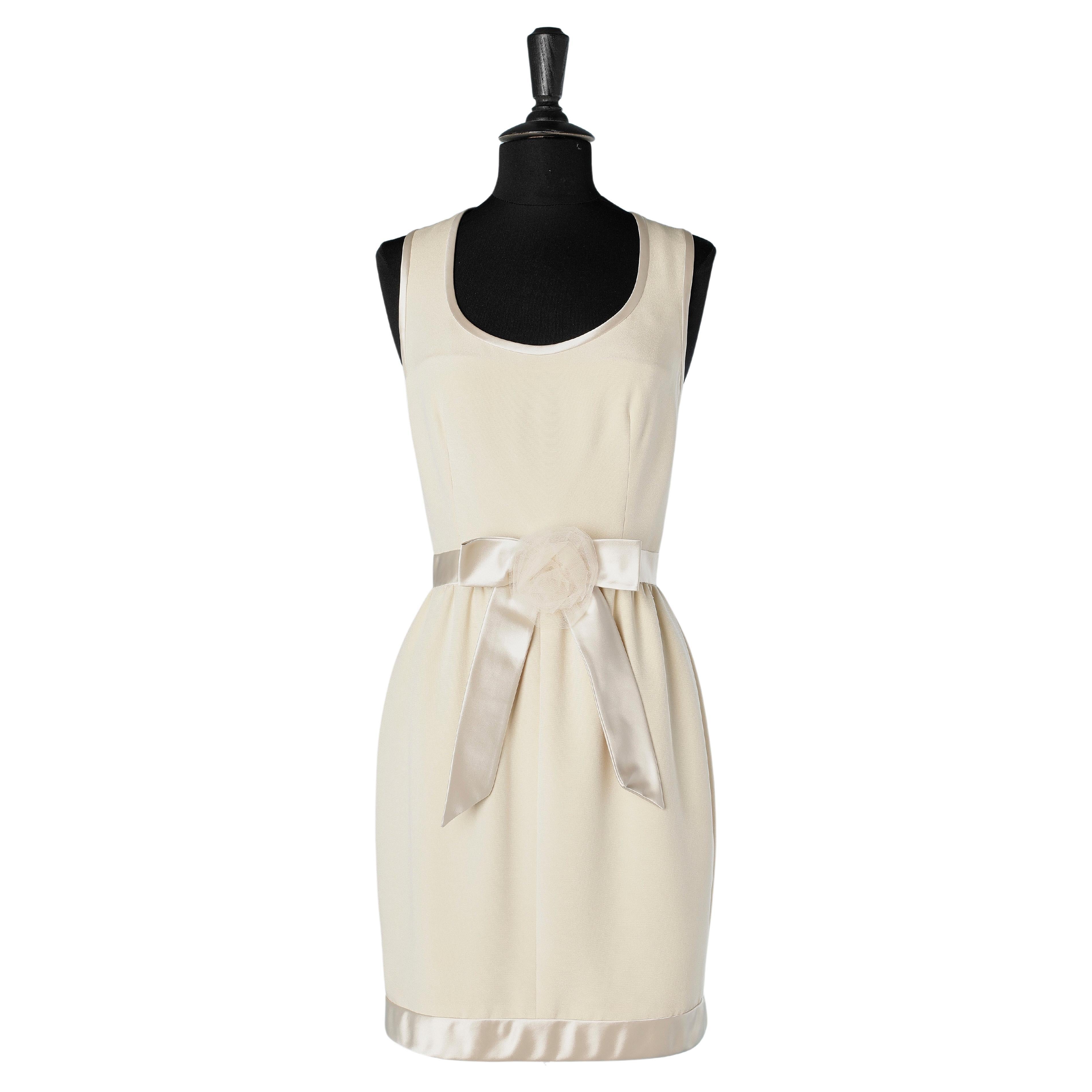 Silk ivory cocktail dress with flower tulle brooch Attributed to Chanel (no tag) For Sale
