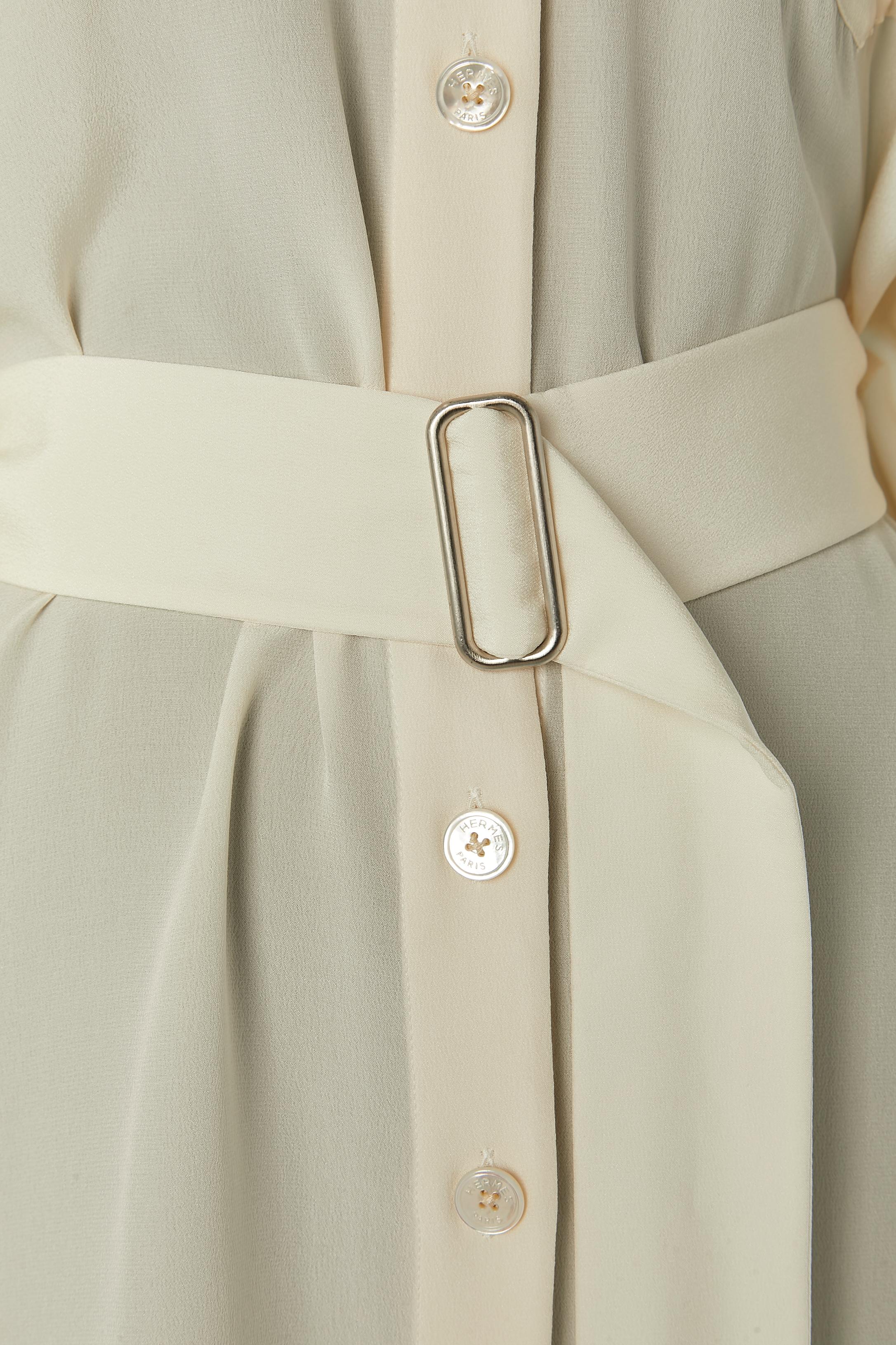 Robe-chemise en soie ivoire avec ceinture Hermès Excellent état - En vente à Saint-Ouen-Sur-Seine, FR