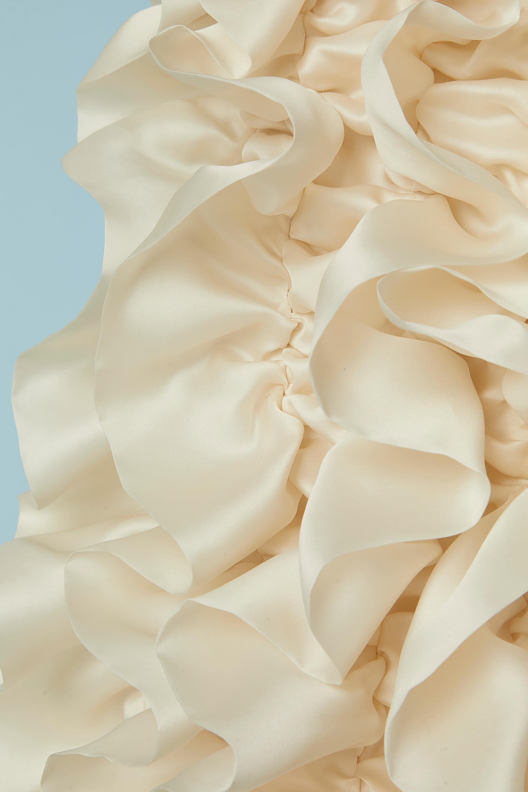Robe du soir en soie ivoire avec drapé, volants et broderies Lorena Sarbu Pour femmes en vente