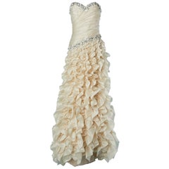 Robe du soir en soie ivoire avec drapé, volants et broderies Lorena Sarbu
