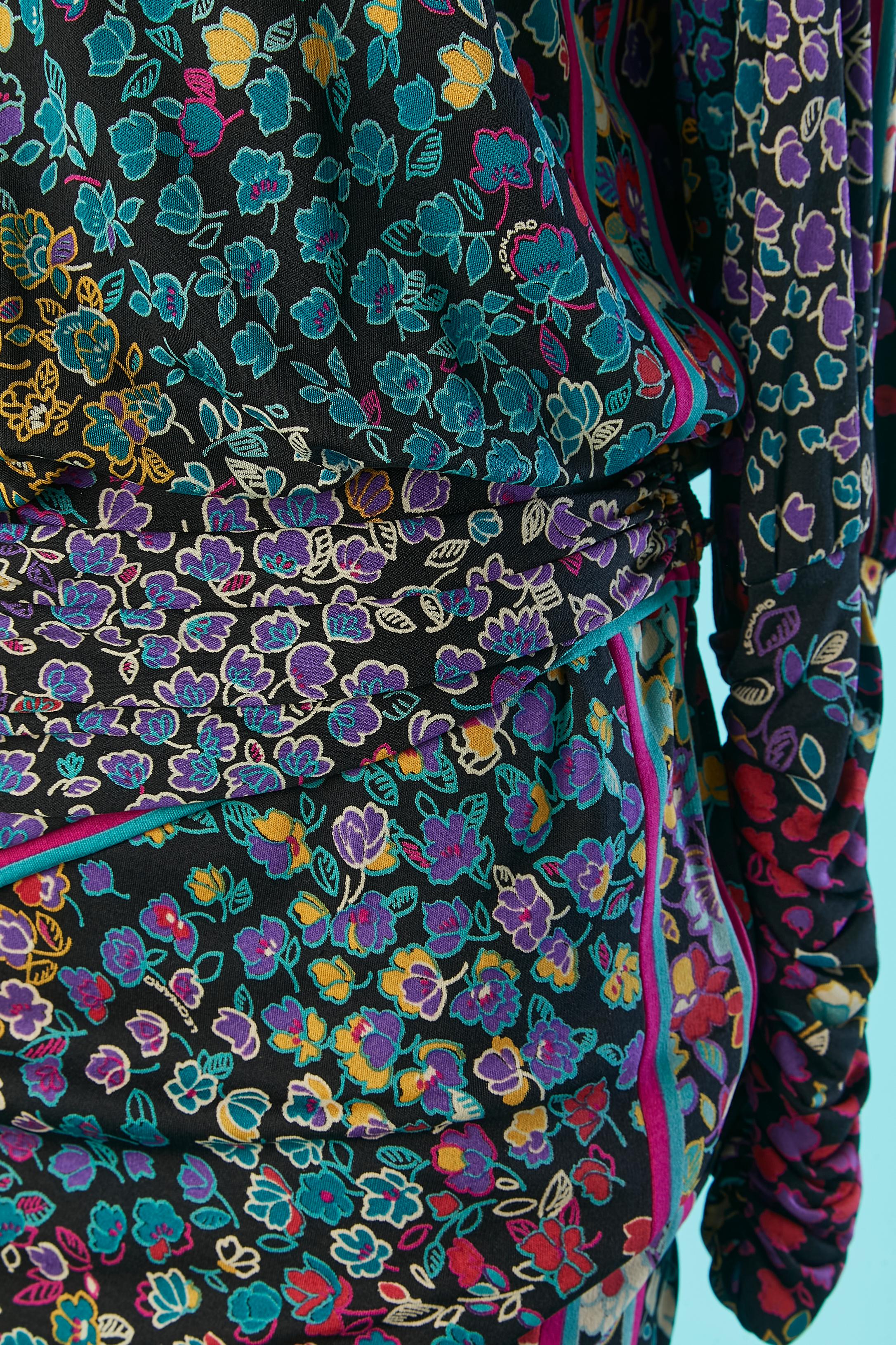 Noir Robe en jersey de soie à imprimé floral LÉONARD en vente