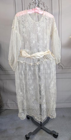 Robe de style en dentelle de soie et tulle