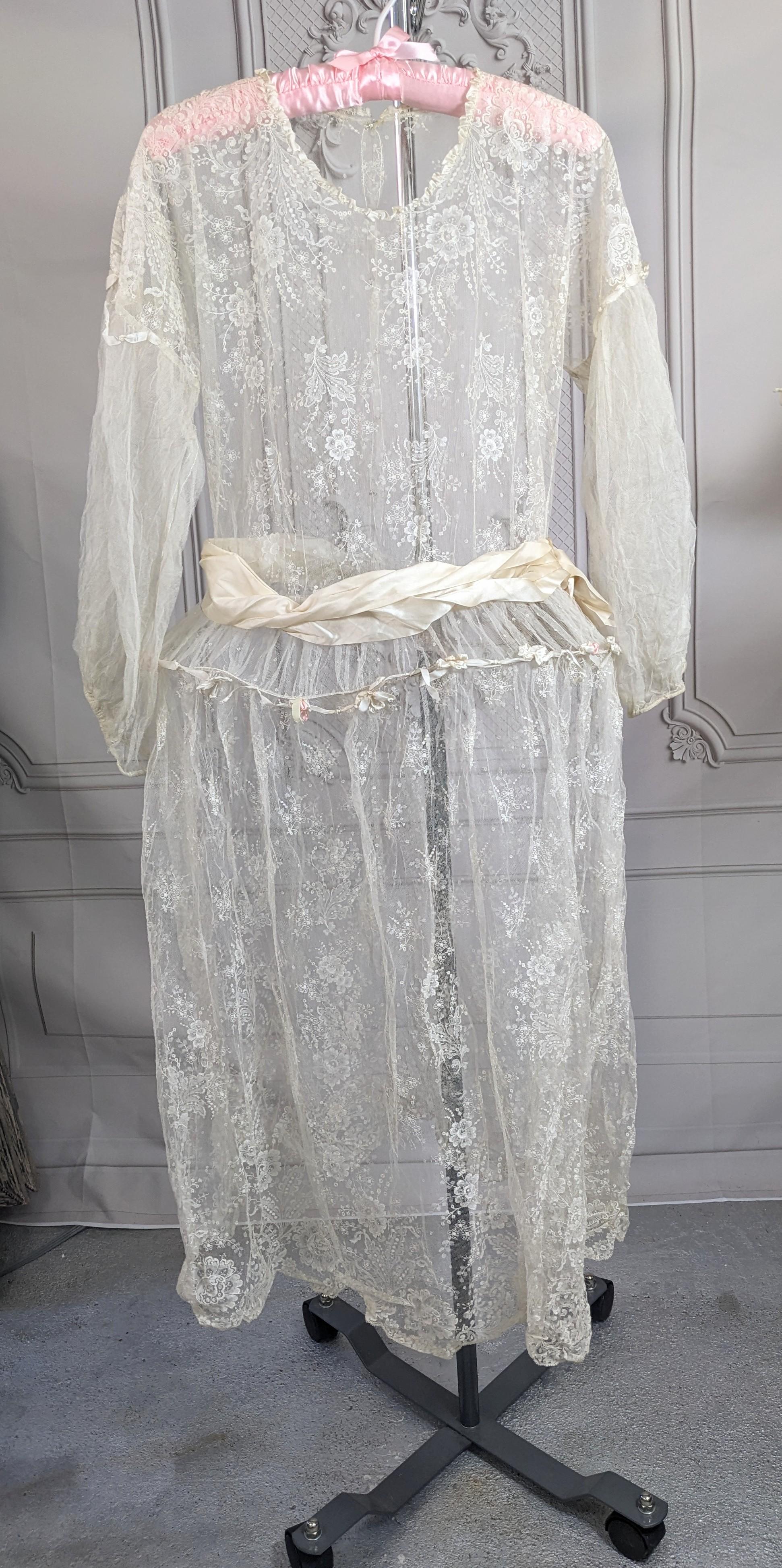 Women's or Men's Silk Lace and Tulle Robe de Style For Sale