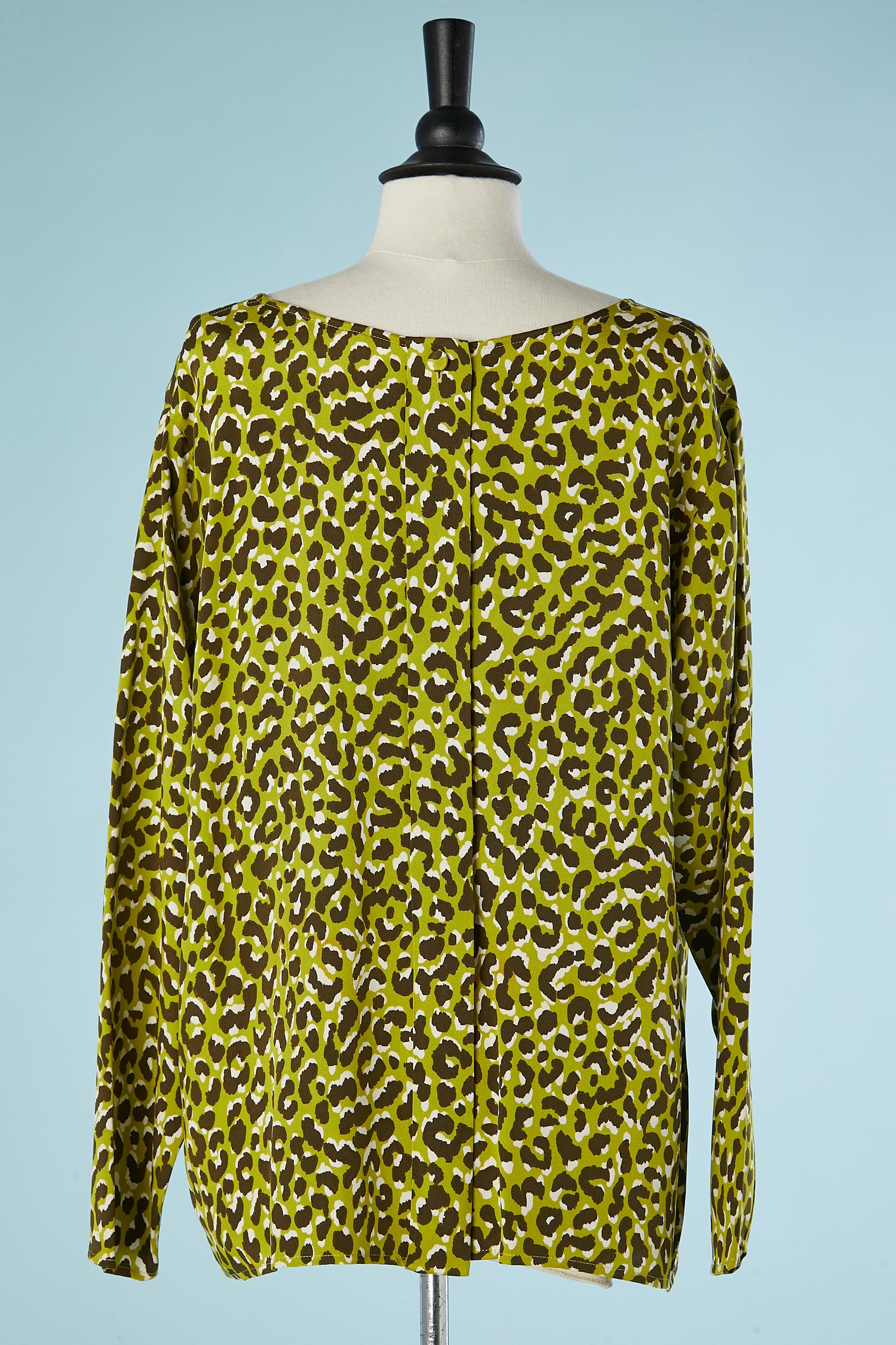 Silk leopard printed blouse Yves Saint Laurent Rive Gauche  In Excellent Condition For Sale In Saint-Ouen-Sur-Seine, FR