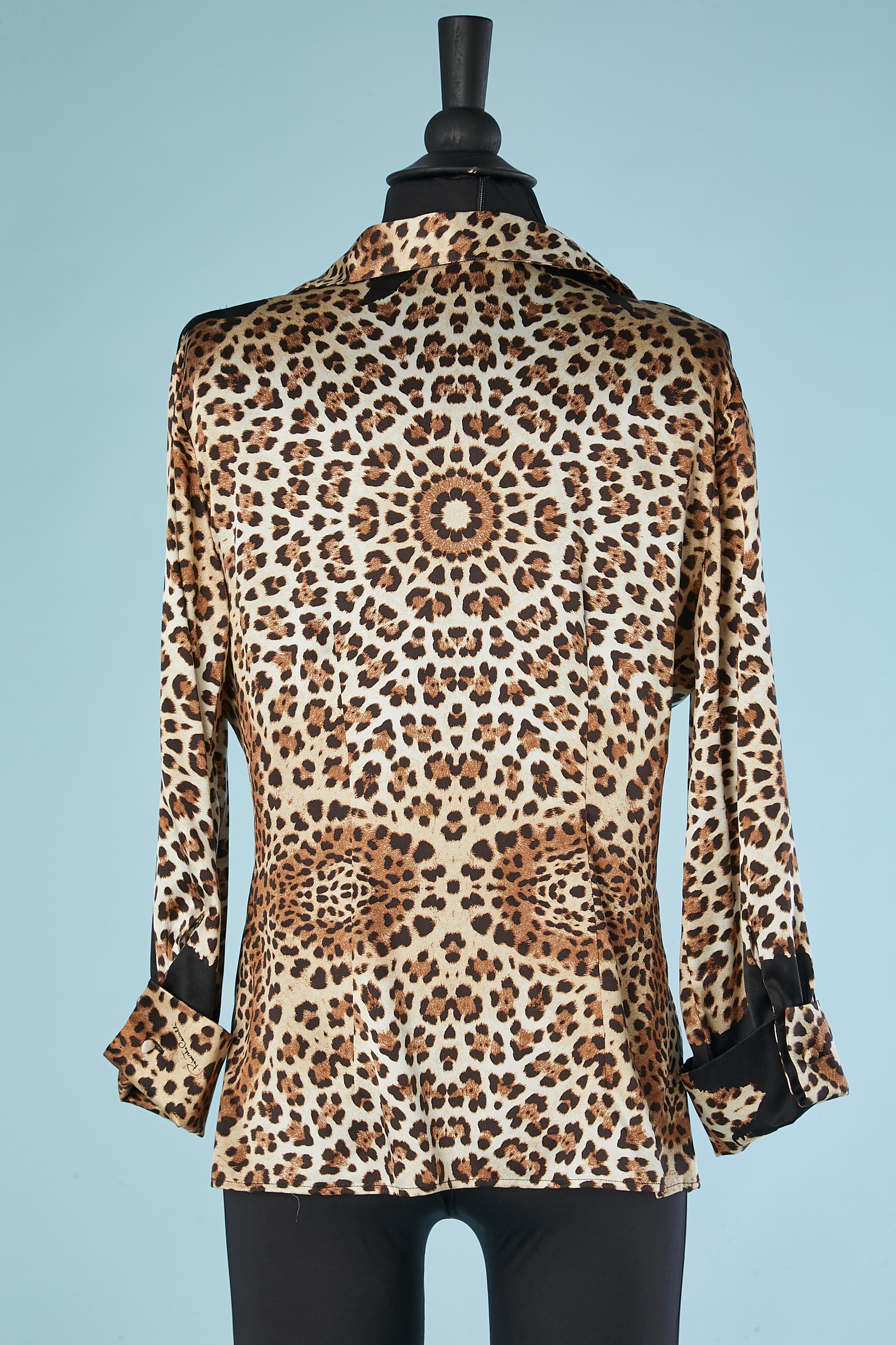 Silk leopard shirt with rhinestone brooch in the middle front Roberto Cavalli  For Sale 1