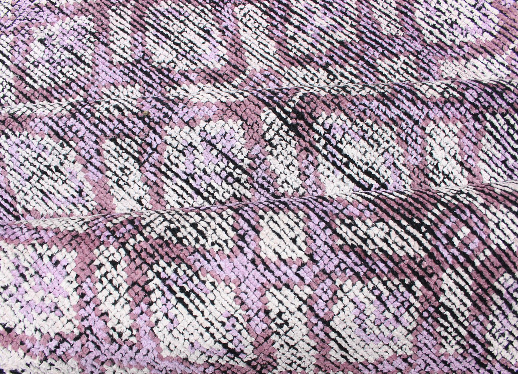 Silk Modern Distressed Rug in Light Purple, Gray and White For Sale 4