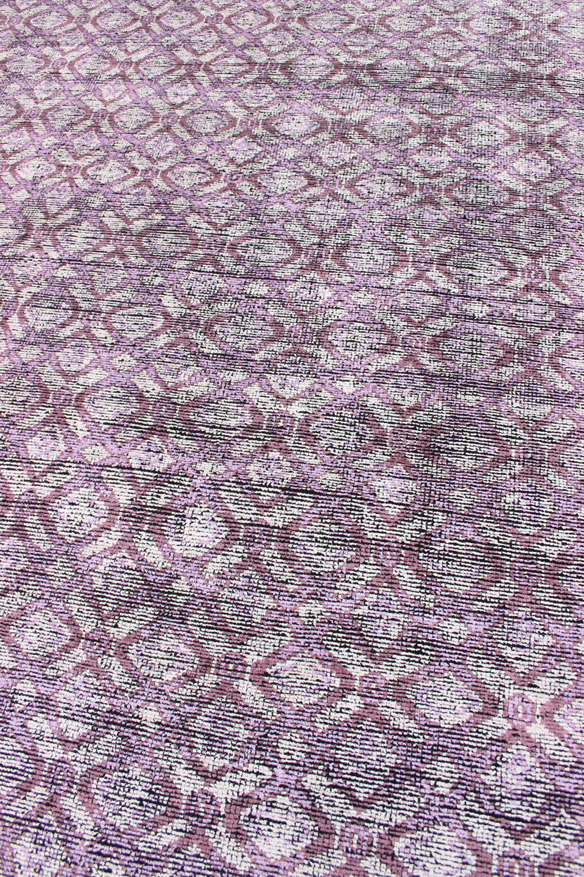 Silk Modern Distressed Rug in Light Purple, Gray and White In Distressed Condition For Sale In Atlanta, GA