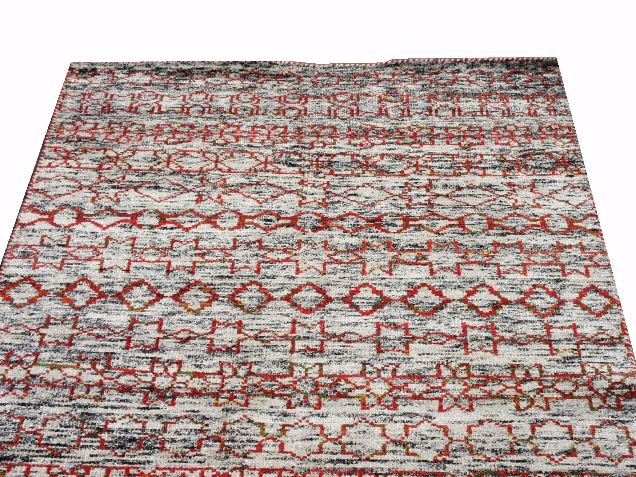 Silk Modern Moroccan In New Condition For Sale In Laguna Hills, CA