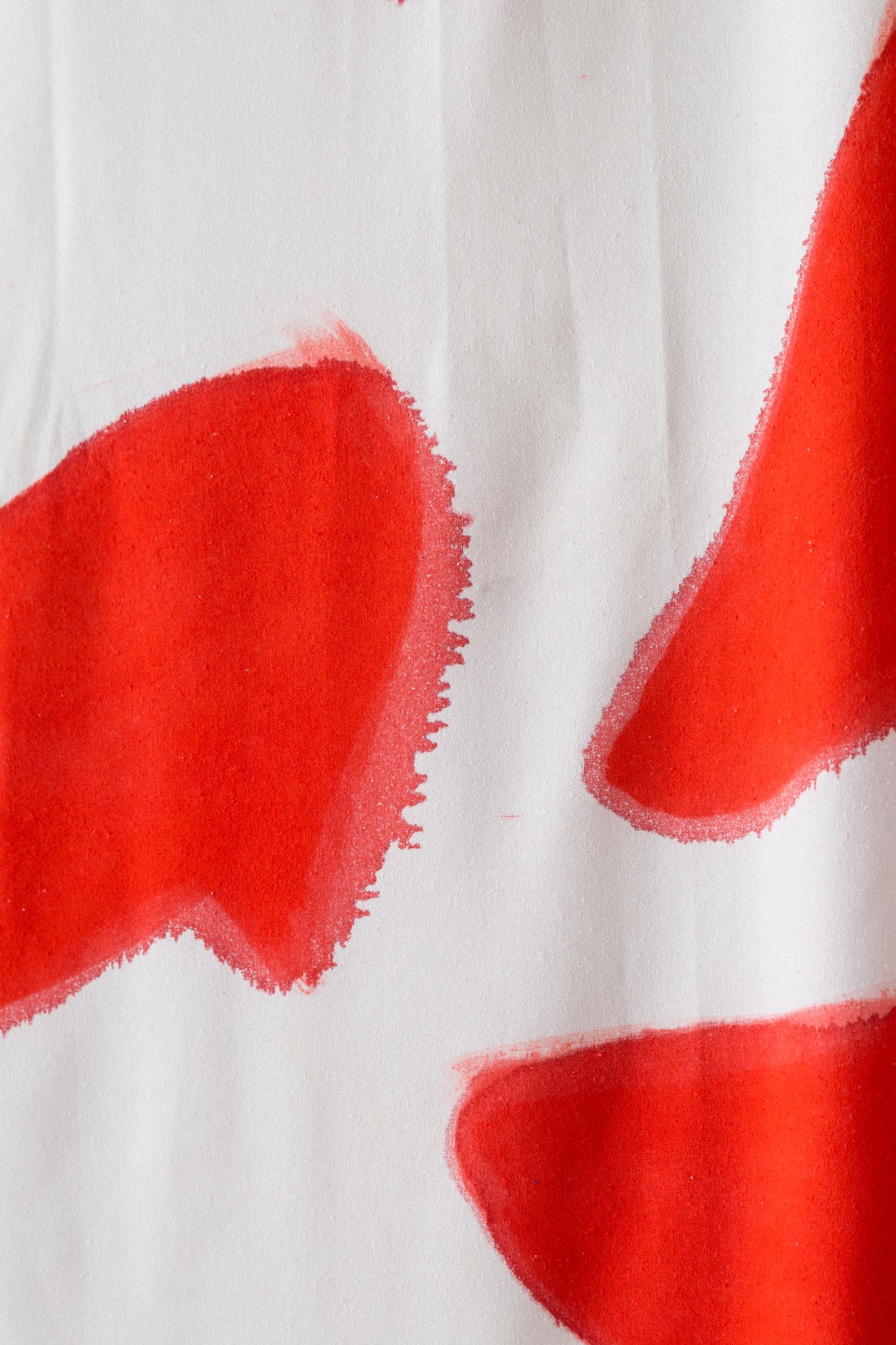 Dipinto a mano Tessuto per tende in seta Noil a tinta unica dipinta a mano di colore rosso Amoeba Yardage in vendita