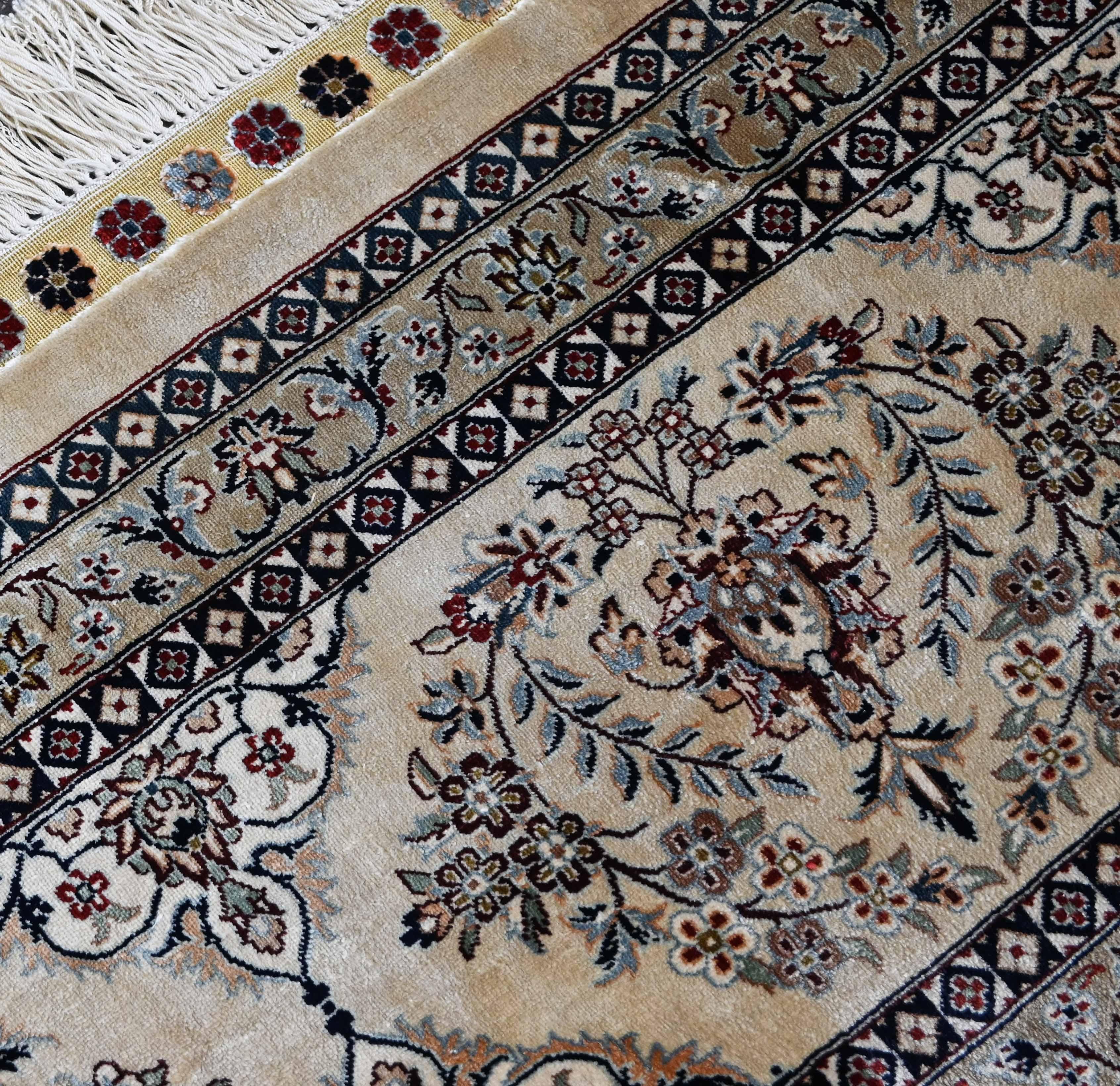 Seta Tappeto di seta su seta, circa 1970  - N° 1408 in vendita