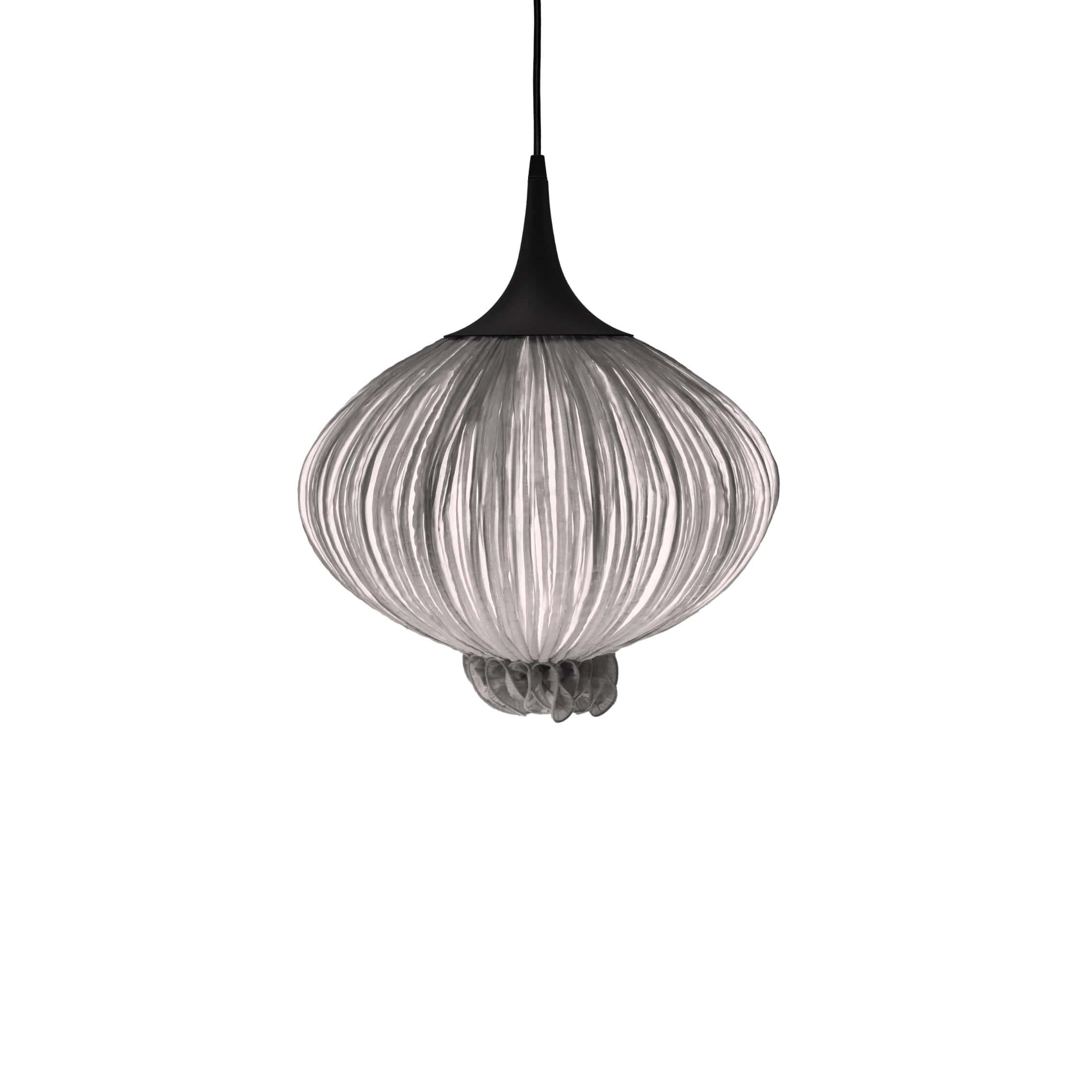 XXIe siècle et contemporain Lampe à suspension « Suuria Son » en soie sur métal par Aqua Creations en vente