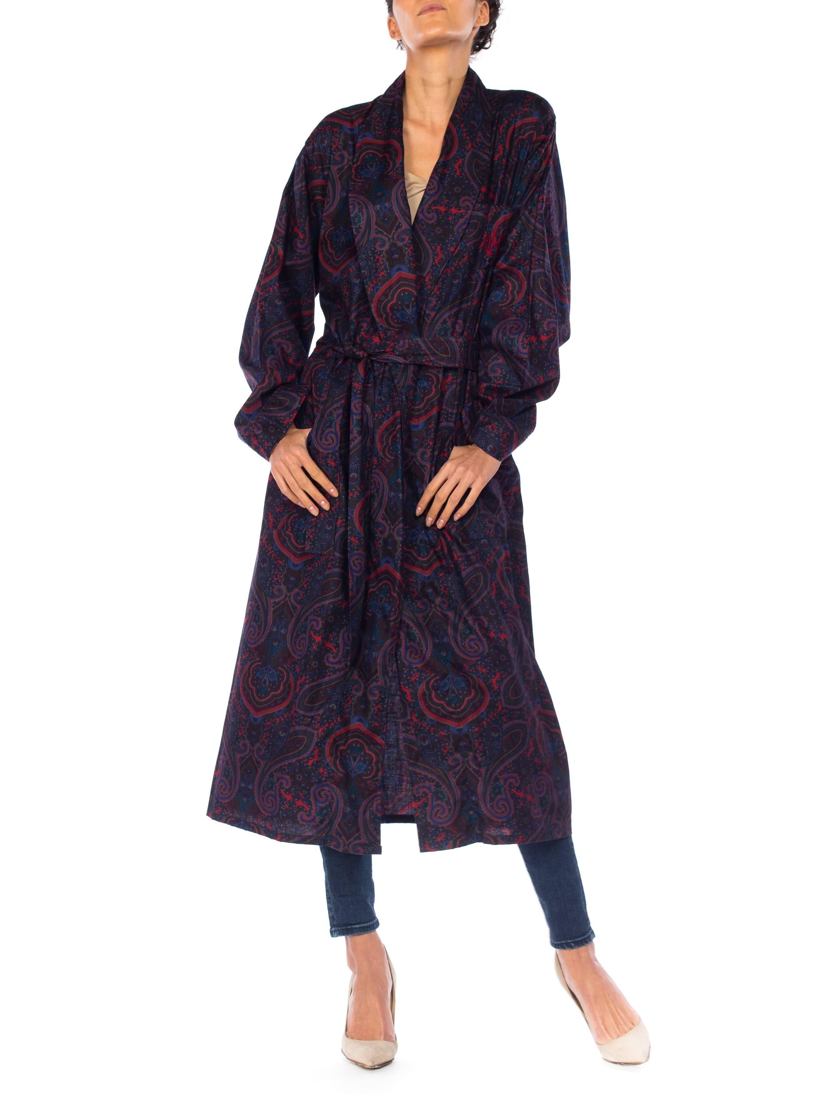 Silk Paisley Print Robe  In Excellent Condition In New York, NY