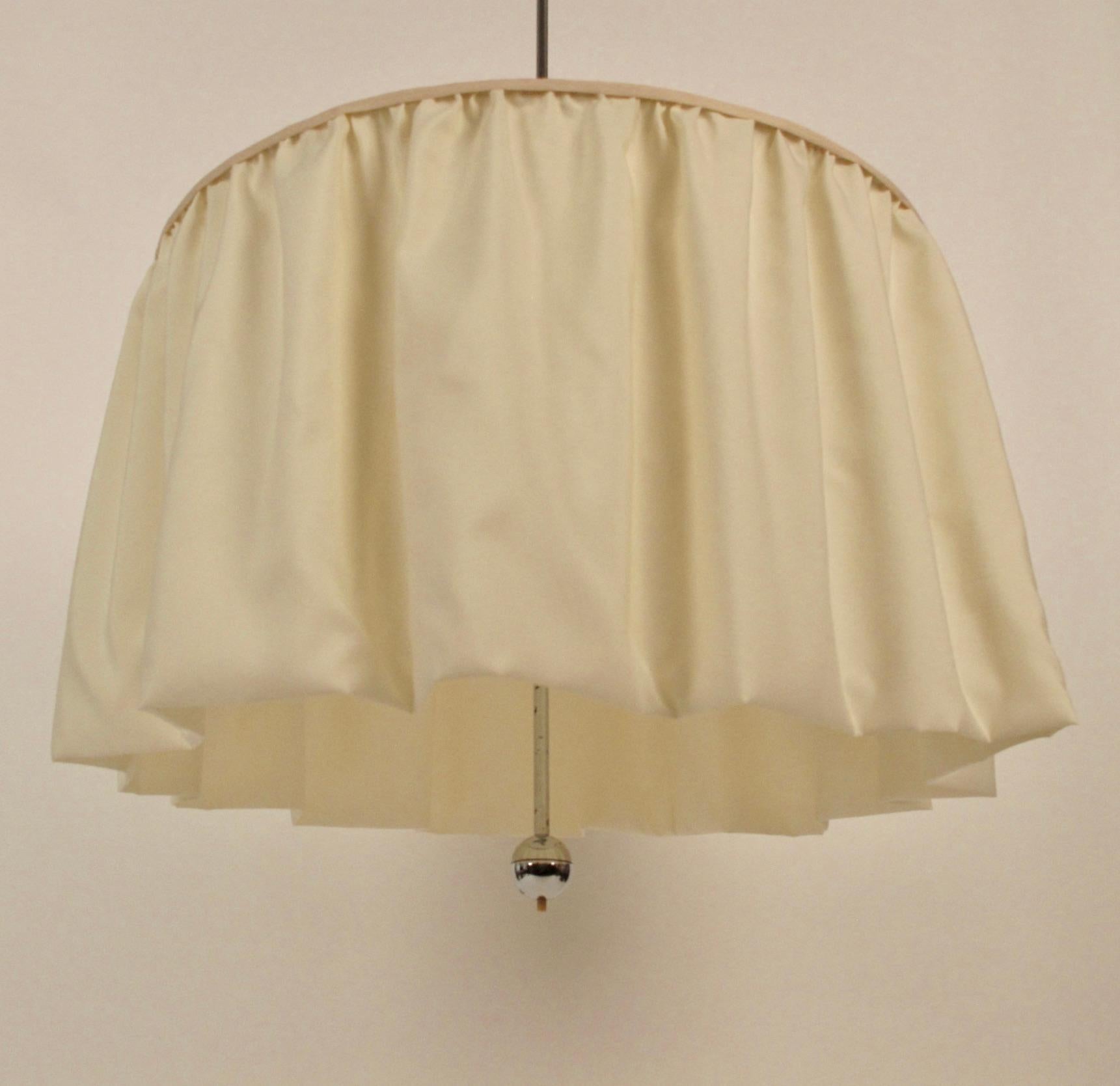 Moderno Lampada a sospensione in seta degli anni '30, Austria in vendita