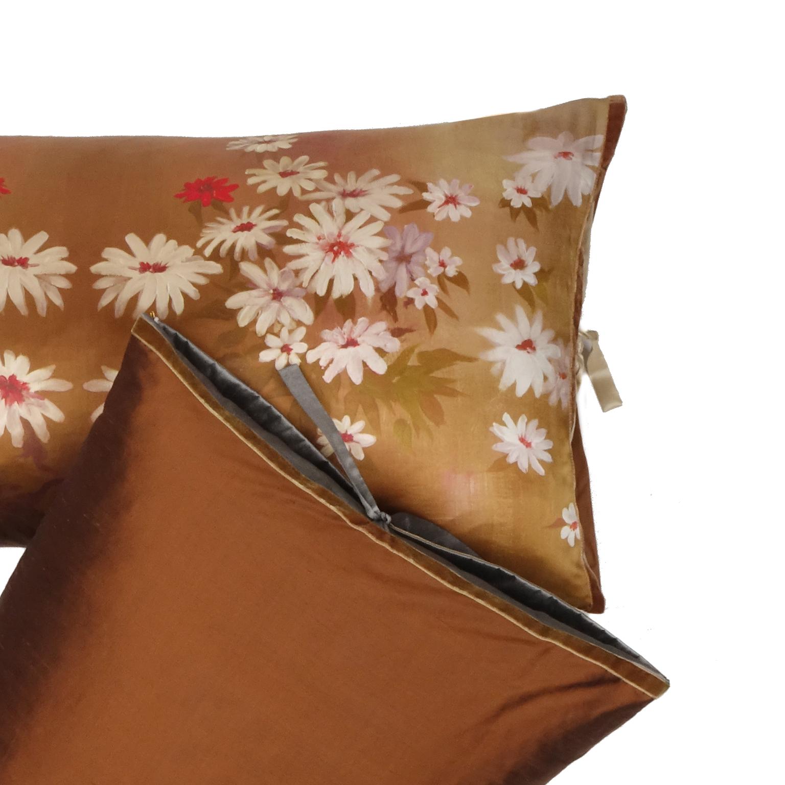 Silk Print Throw Pillow Golden Daisy In New Condition In Brooklyn, NY