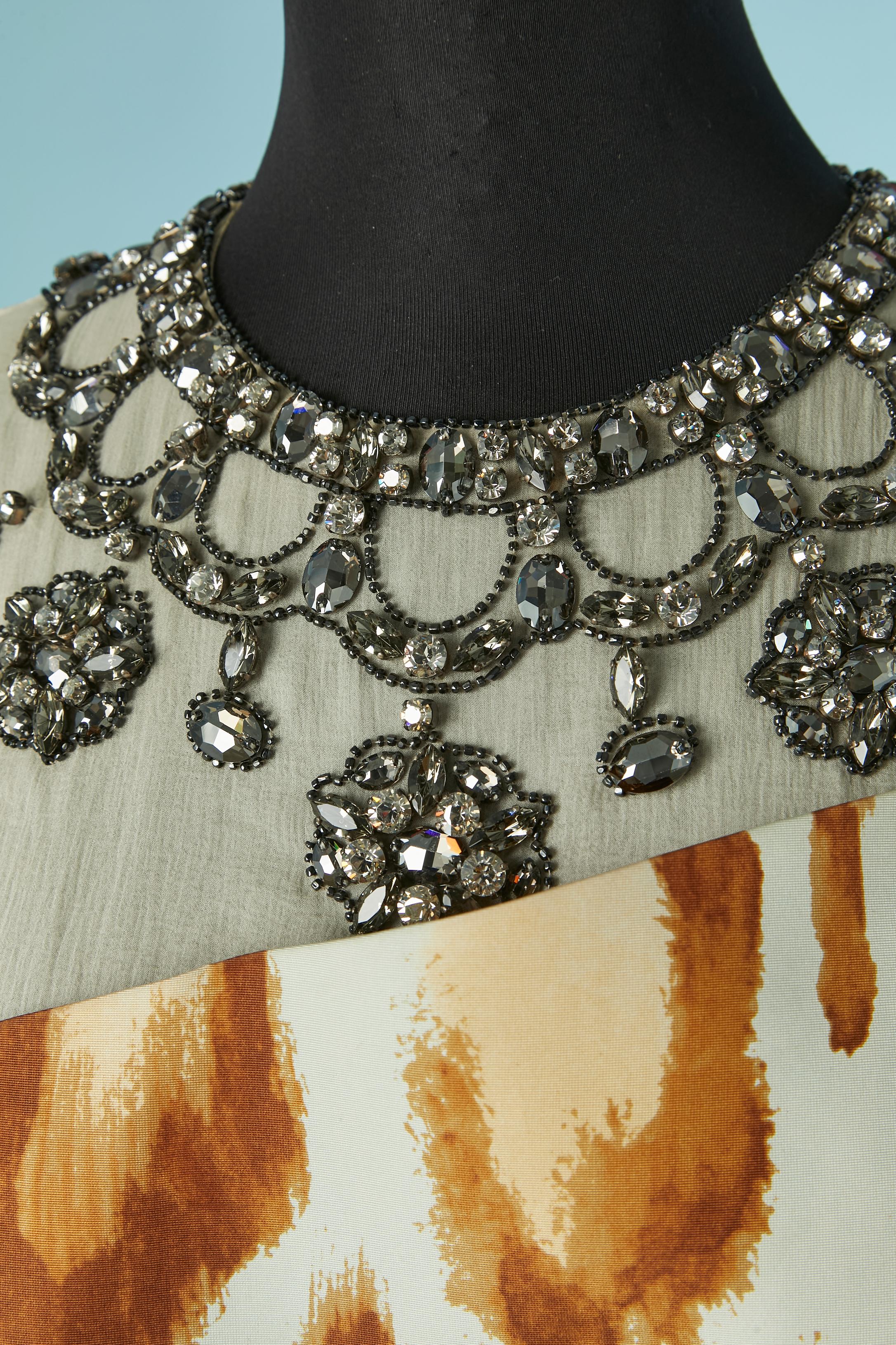 Marrone Abito da cocktail bustier in seta stampata con collo ricamato  CHRISTIAN DIOR in vendita