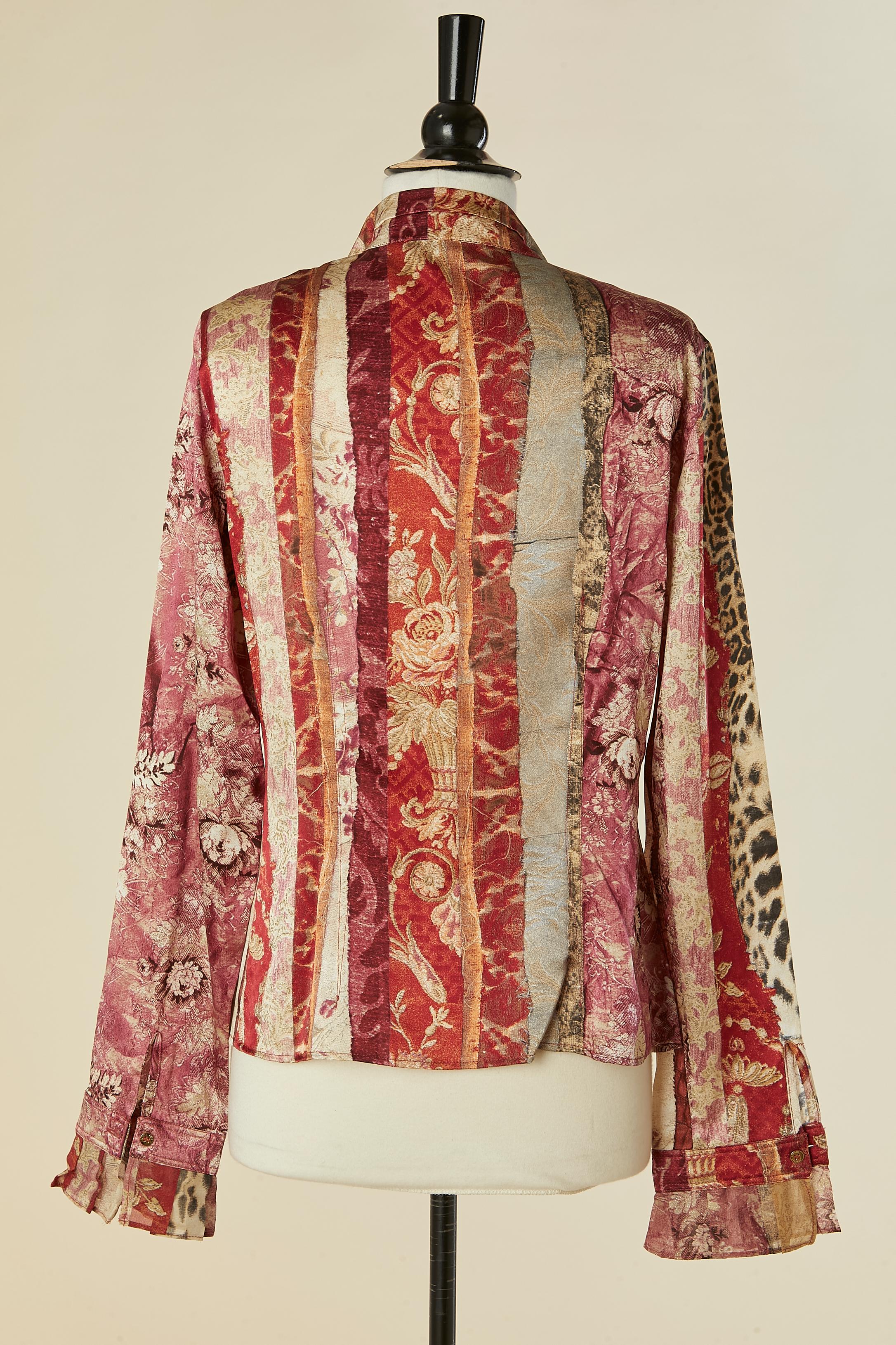 Chemise en soie imprimée avec jabot et fermeture à nœud sur le devant Roberto Cavalli en vente 2