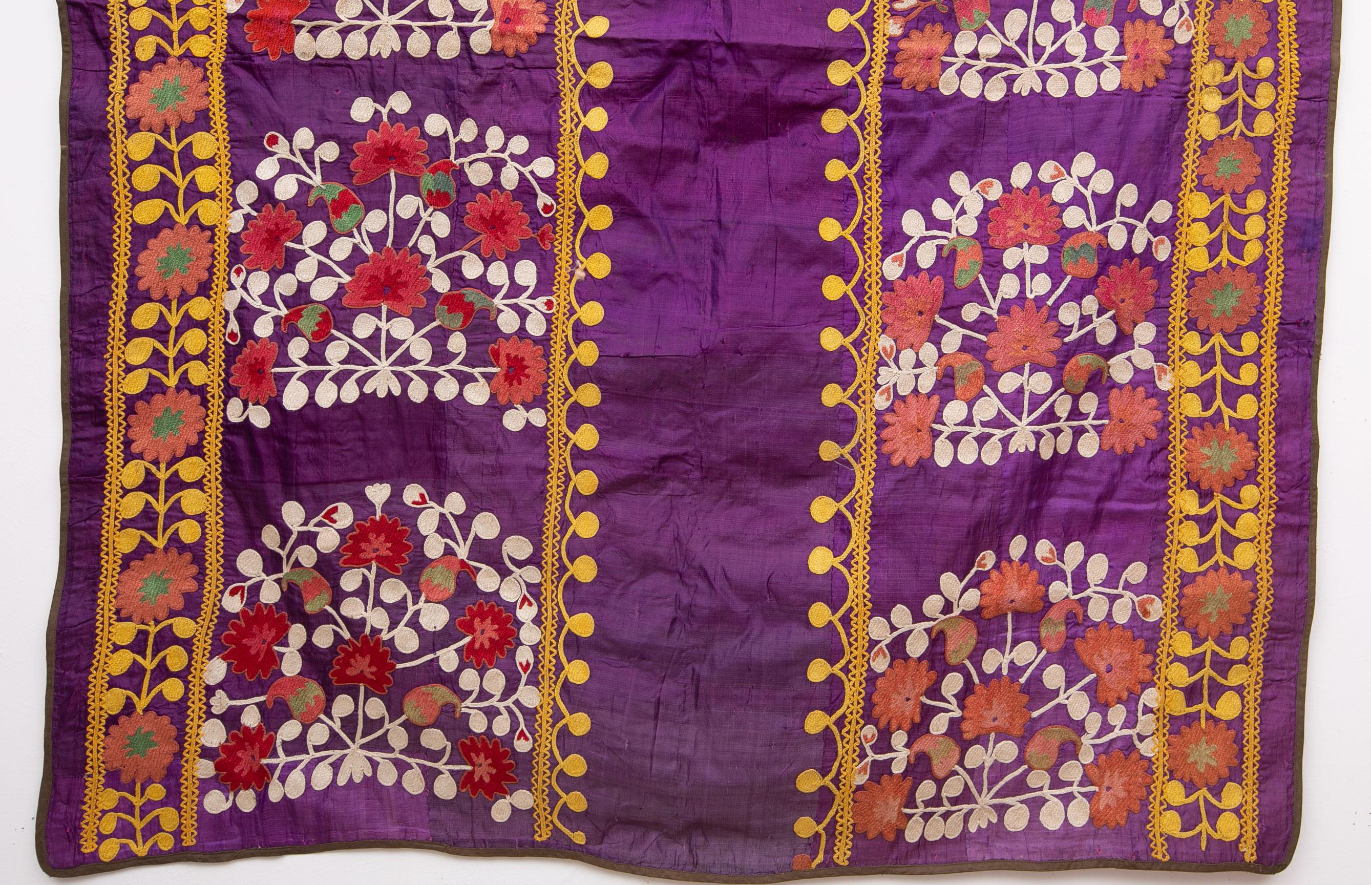 Silk Purple Suzani from Samarkand Uzbekistan, Early 20th C In Good Condition For Sale In Istanbul, TR