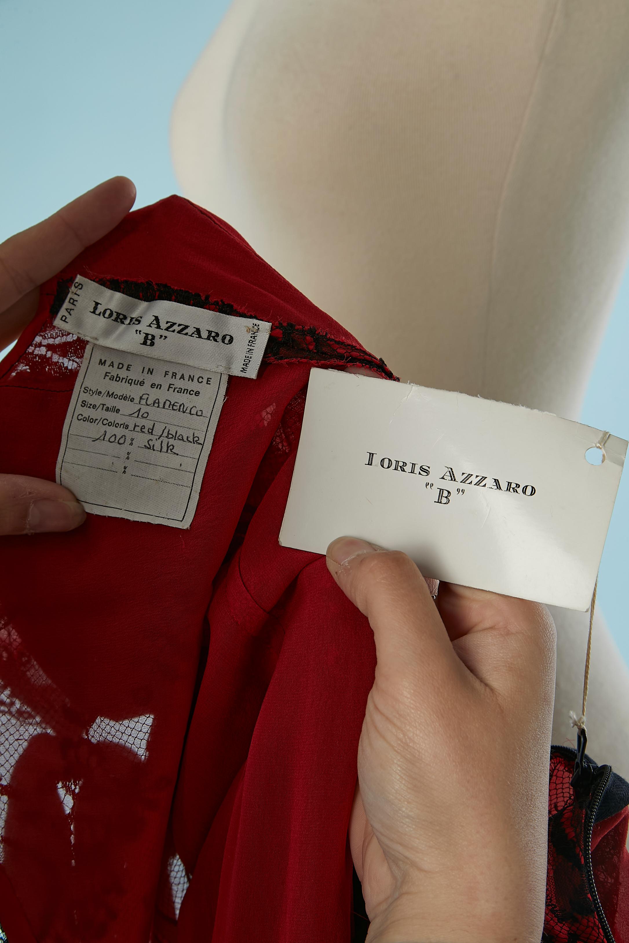 Loris Azzaro - Robe de cocktail asymétrique en soie rouge et noire avec dentelle « B » en vente 3