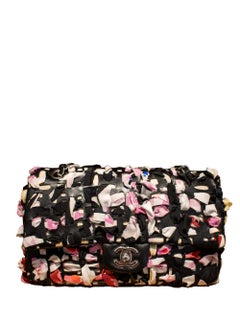 Chanel con nastro di seta e patta classica