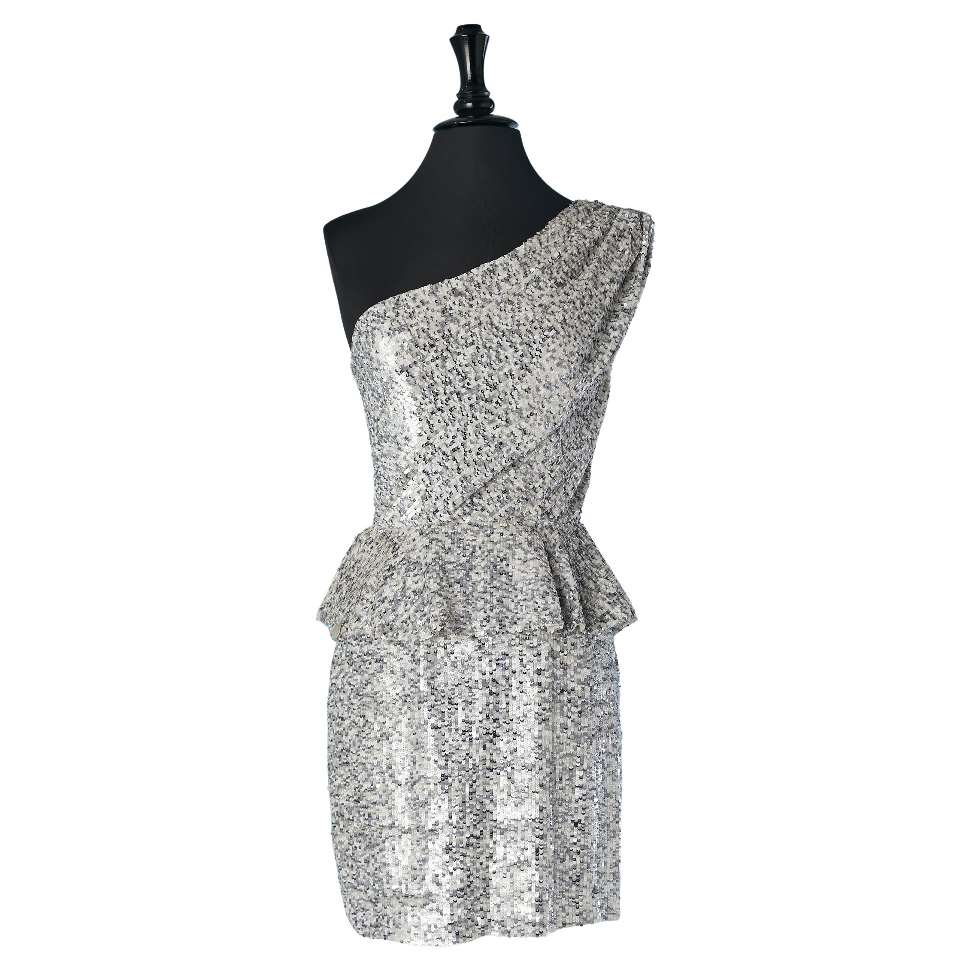 Abito da cocktail asimmetrico in seta e paillettes argento Lorena Sarbu New