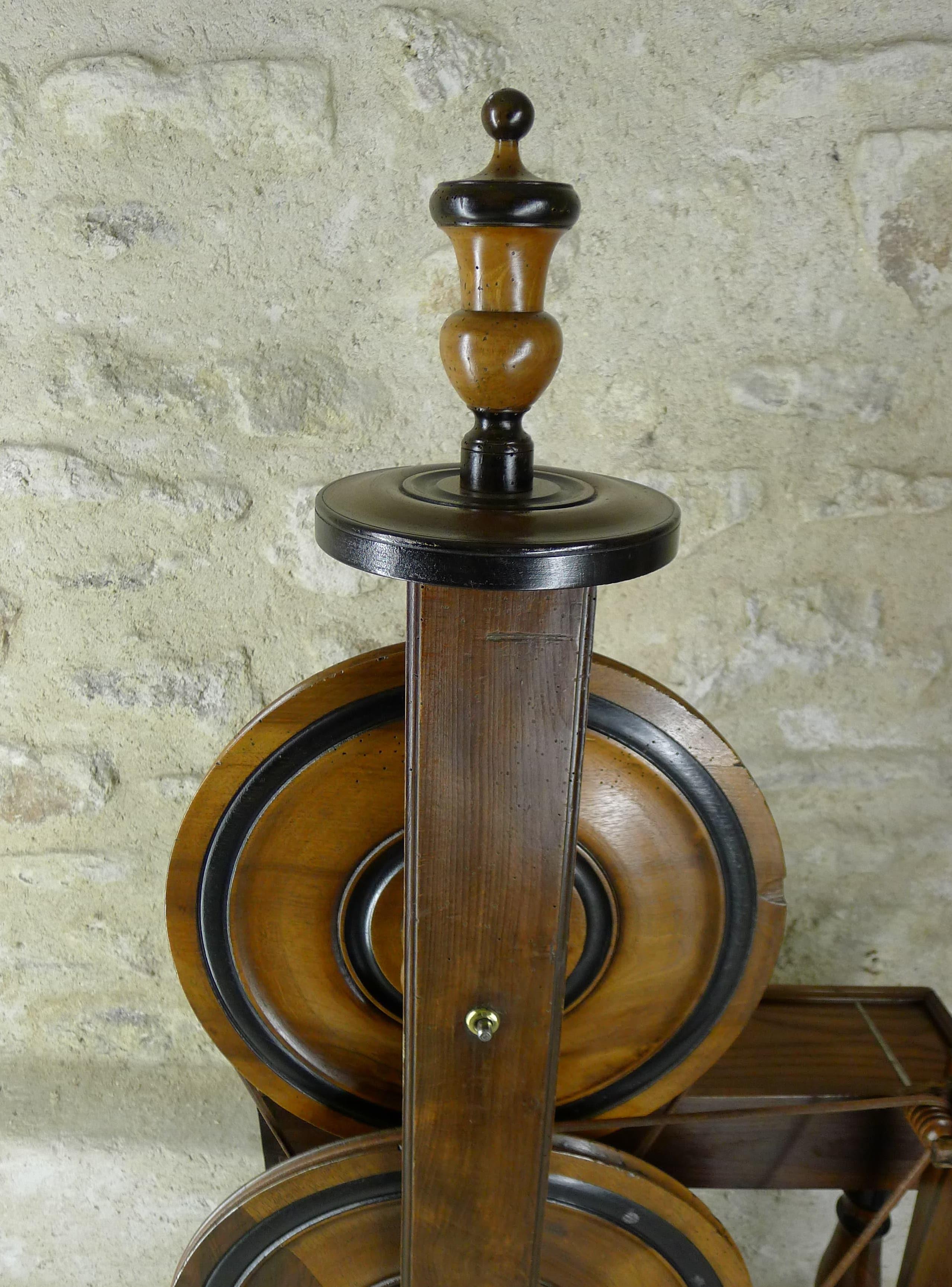 Silk Spinning Wheel, 18th Century (Französisch)