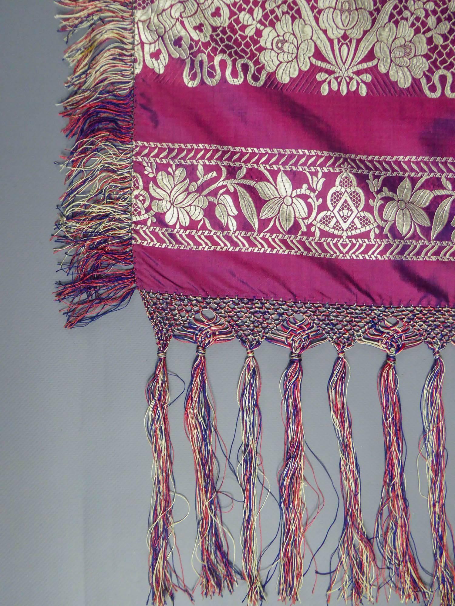 19th century Silk Stole With Lace design, Lyon France   Damen