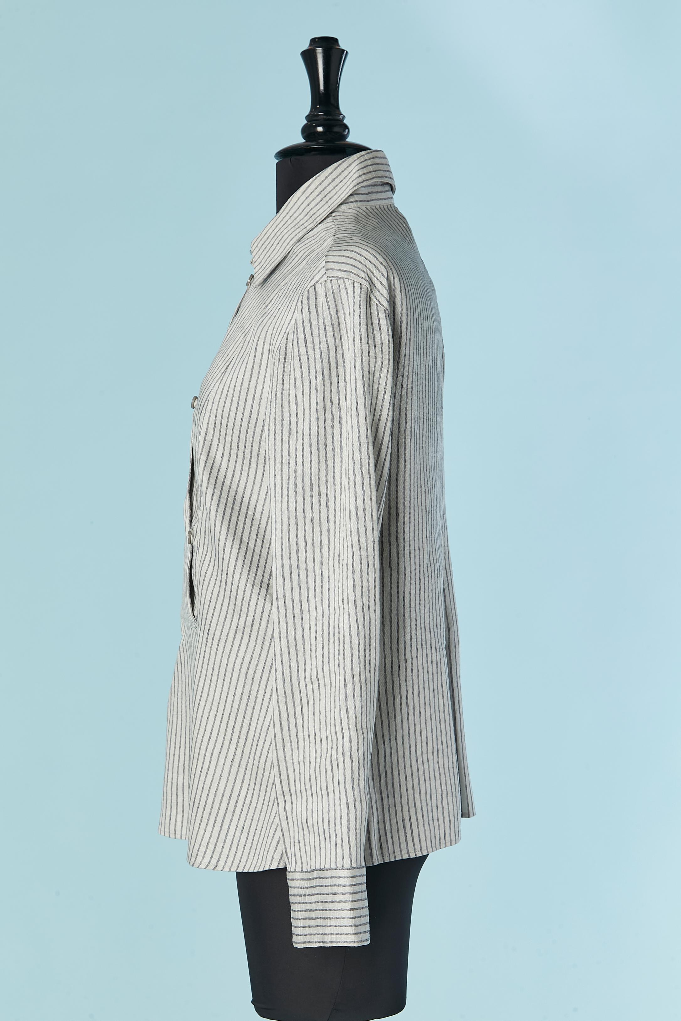 Grigio Camicia in seta a righe con linea asimmetrica a bottoni ARMANI COLLEZIONI in vendita