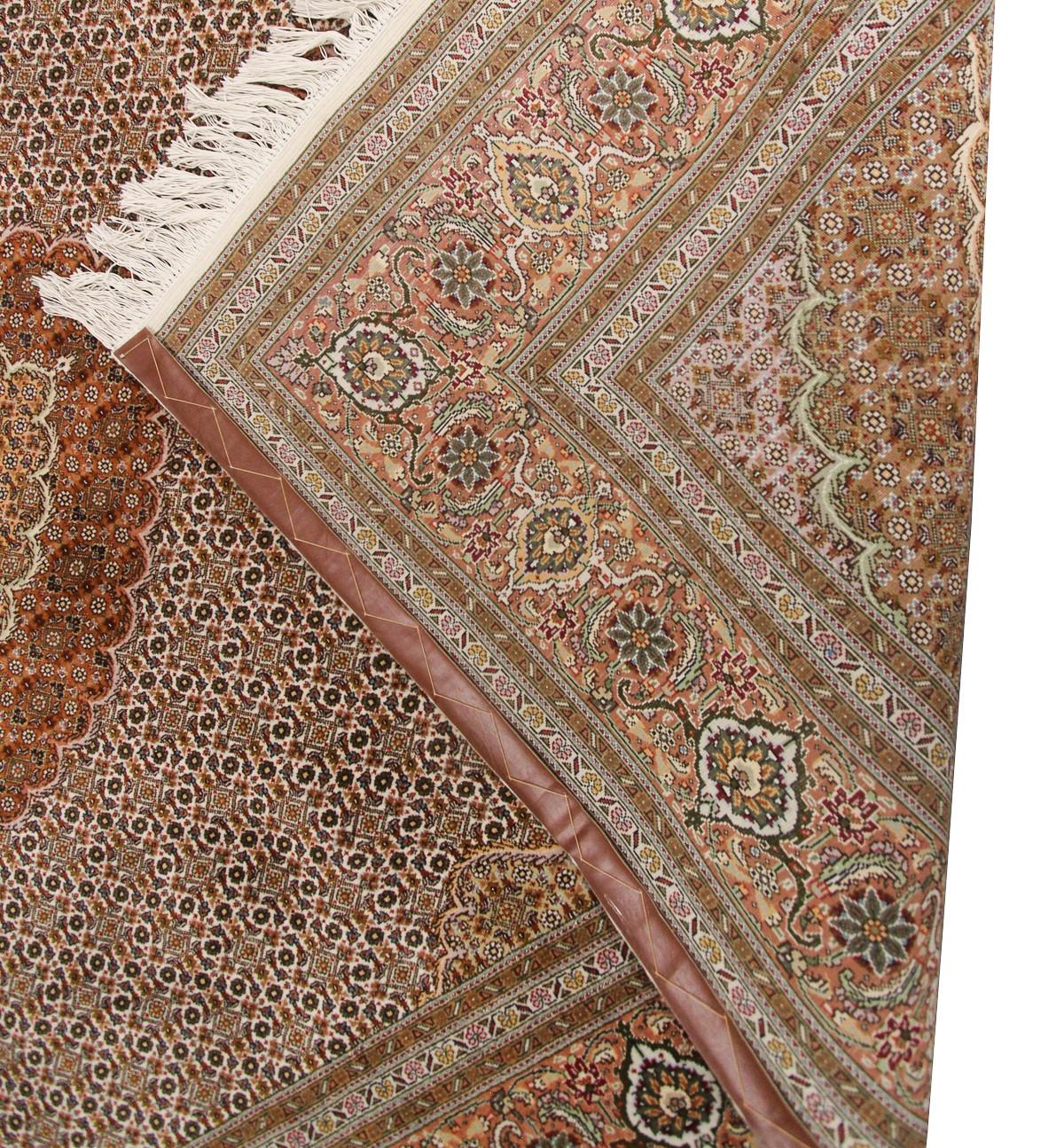 Silk Tabriz Rug Wool Silk Handmade Tabriz Persian Tabriz Mahi Rug High KPSI For Sale 3