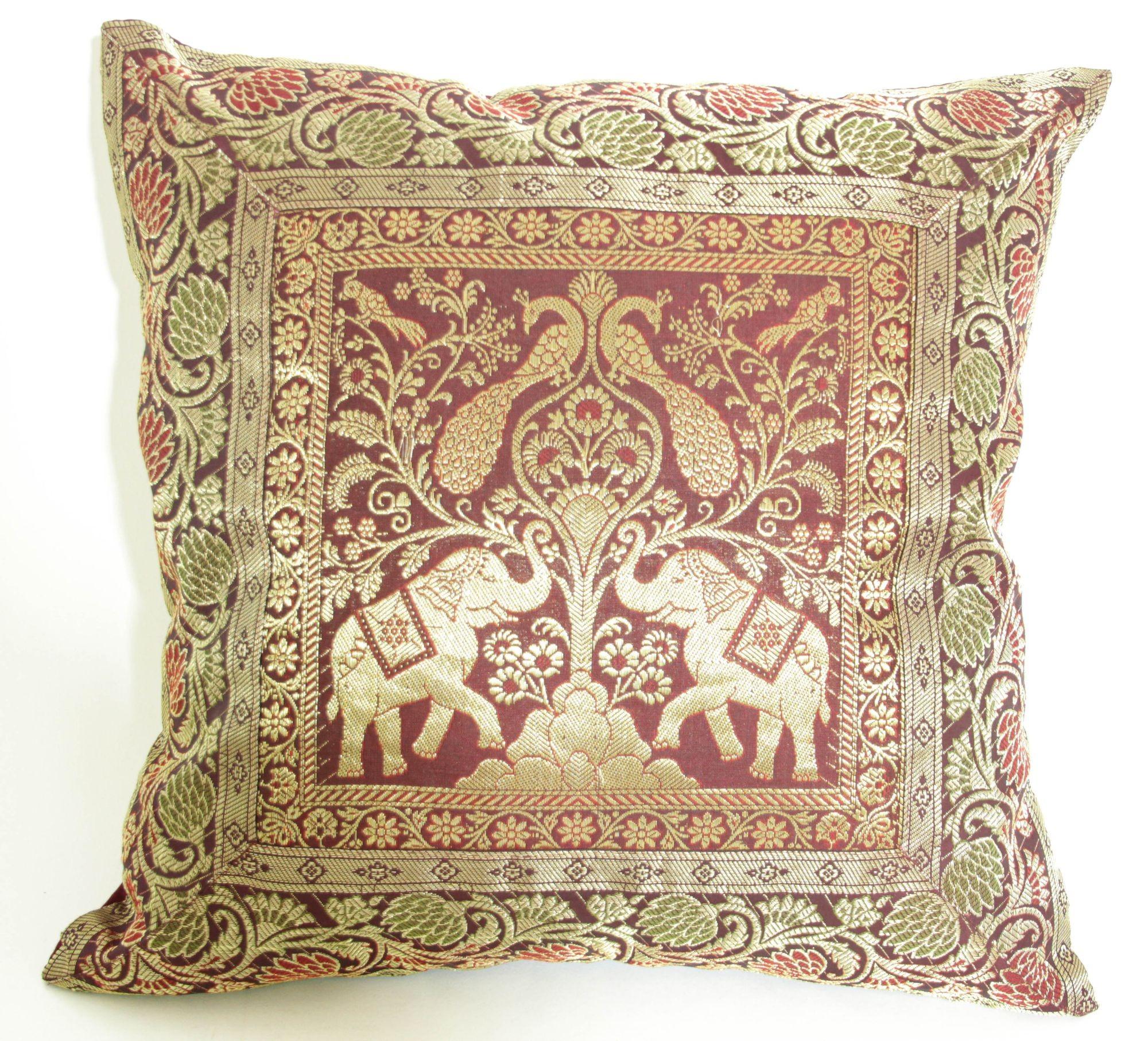 Throw-Kissen aus Seide mit Elefanten und Pfauen, Indien im Angebot 6