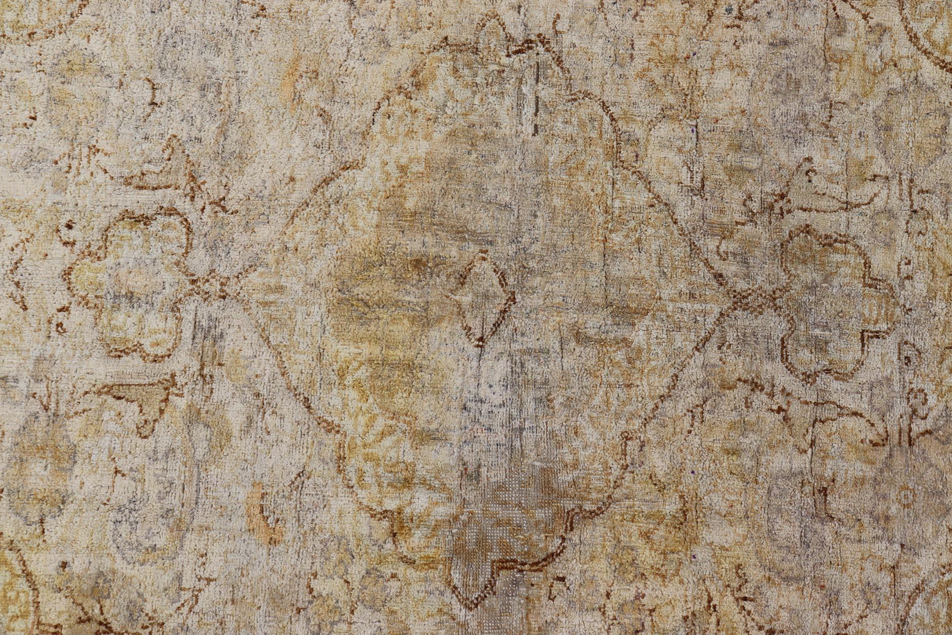 Alfombra turca Sivas de seda en tonos marfil, marrón y amarillo en Bueno estado para la venta en Atlanta, GA
