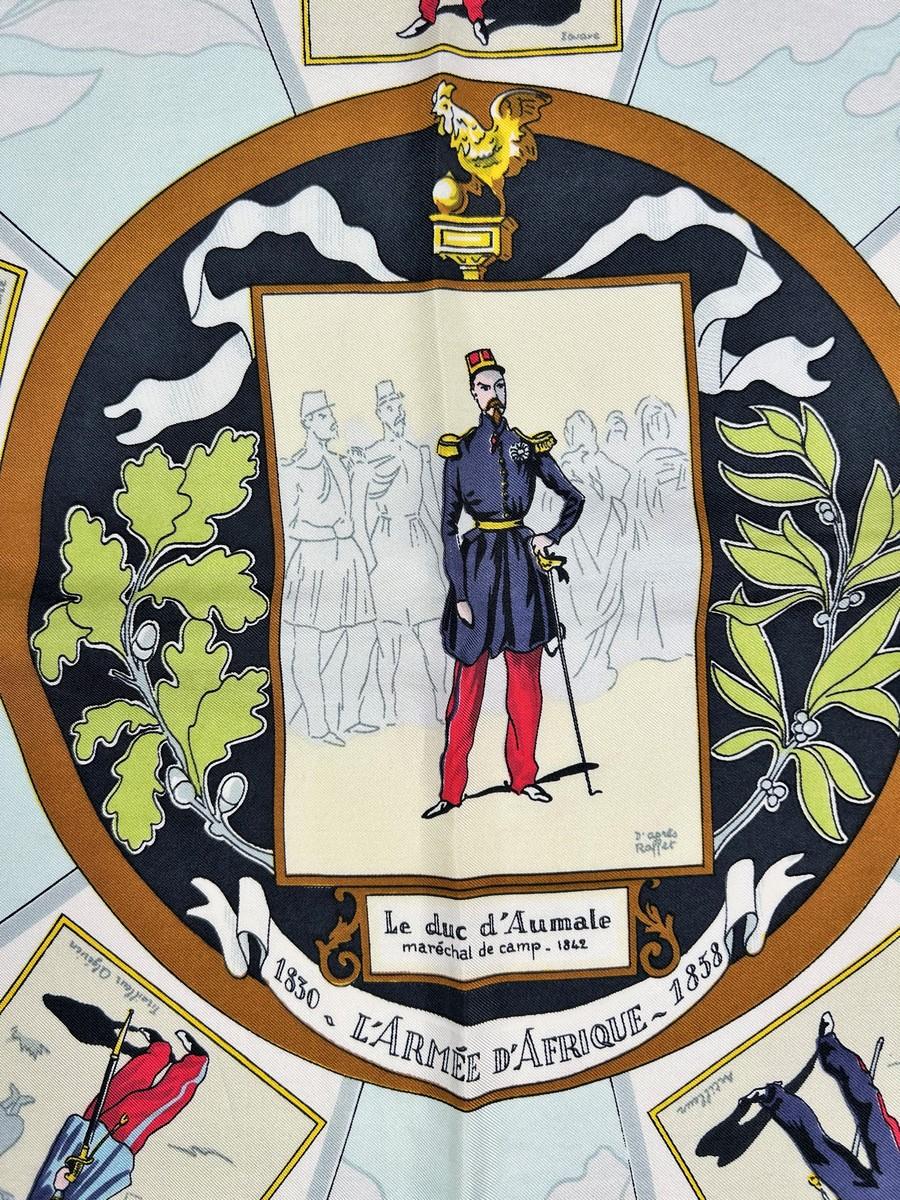 Grigio Silk twill square scarf ‘L'armée d'Afrique’ LR. Paris Circa 1960 in vendita