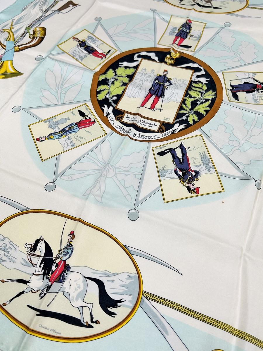 Silk twill square scarf ‘L'armée d'Afrique’ LR. Paris Circa 1960 in vendita 4