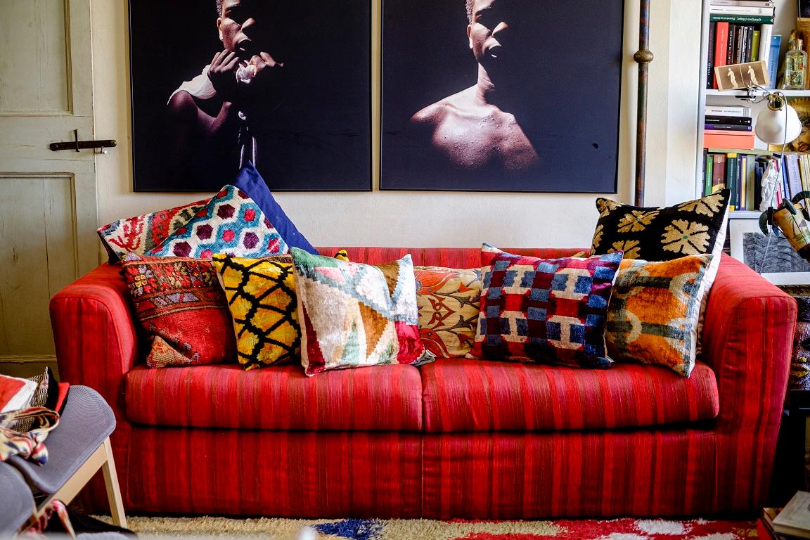 Autre Coussin en velours de soie v100 en vente