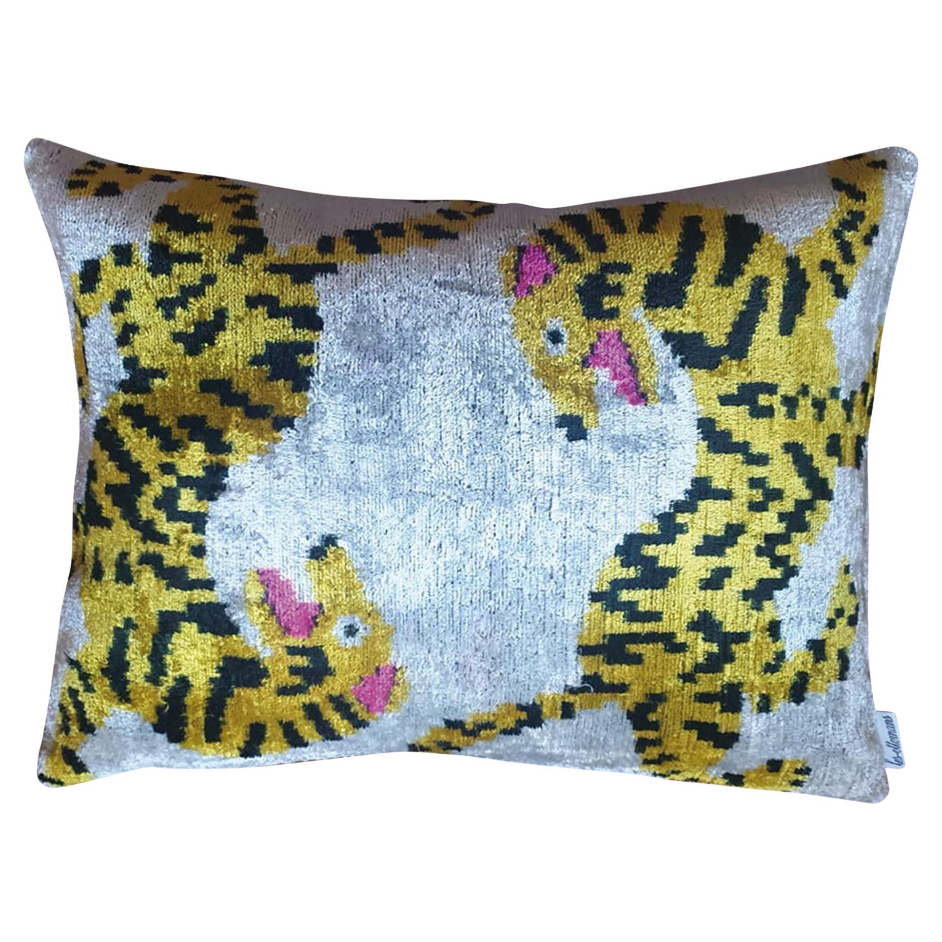 Coussin rectangulaire en velours de soie #32