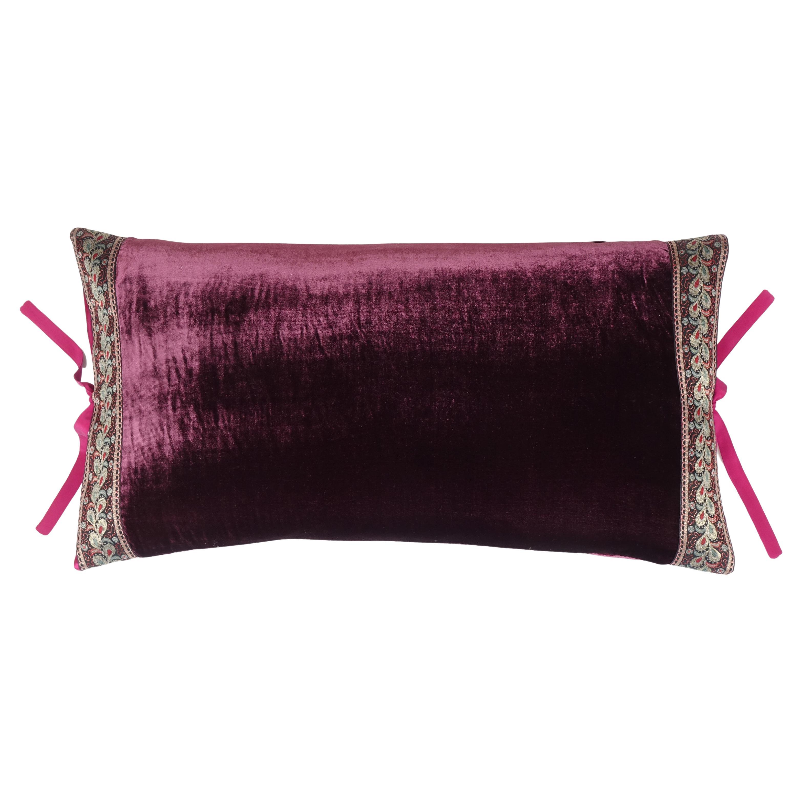 Almohada de terciopelo de seda Shiraz 12x22 en venta