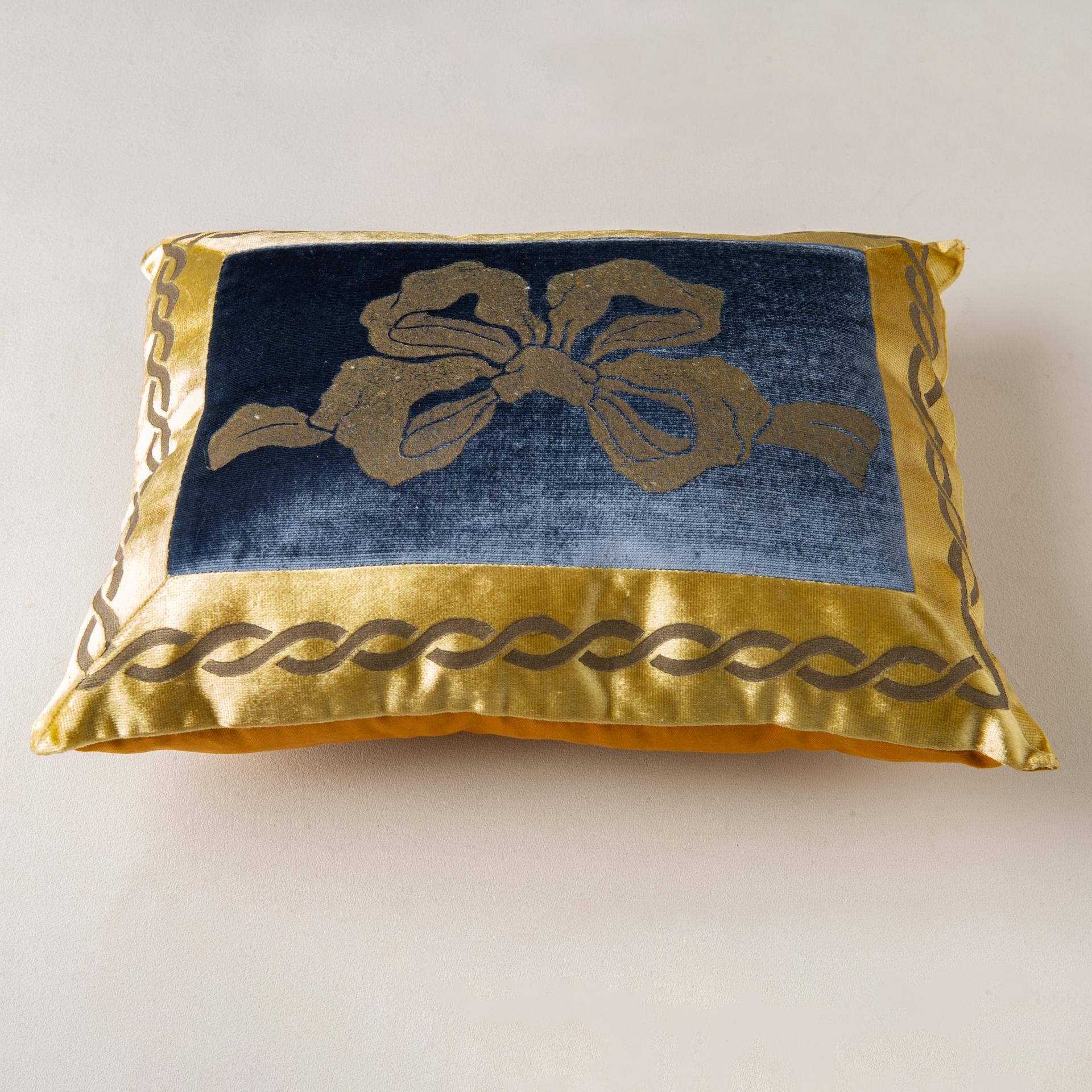 Italian Silk Velvet Venetian Pillow For Sale