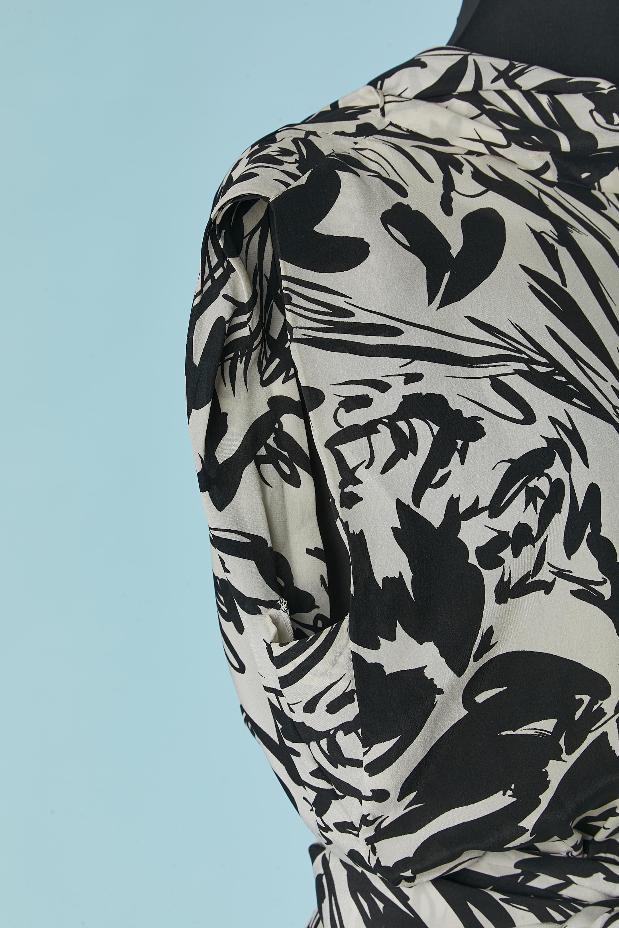 Silk wrapped dress with black and white print PIERRE CARDIN PRESTIGE For Sale 5