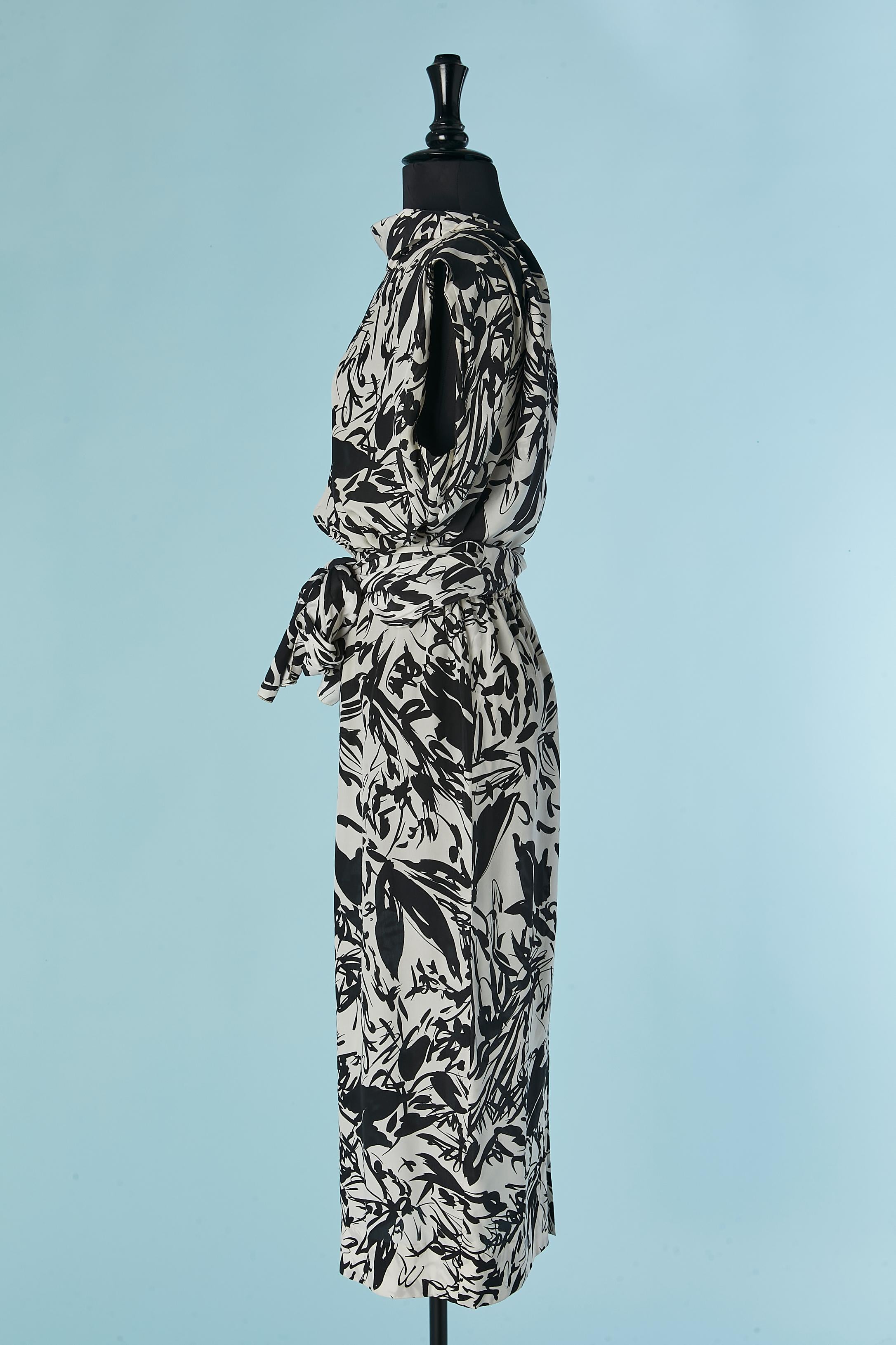 Silk wrapped dress with black and white print PIERRE CARDIN PRESTIGE For Sale 6