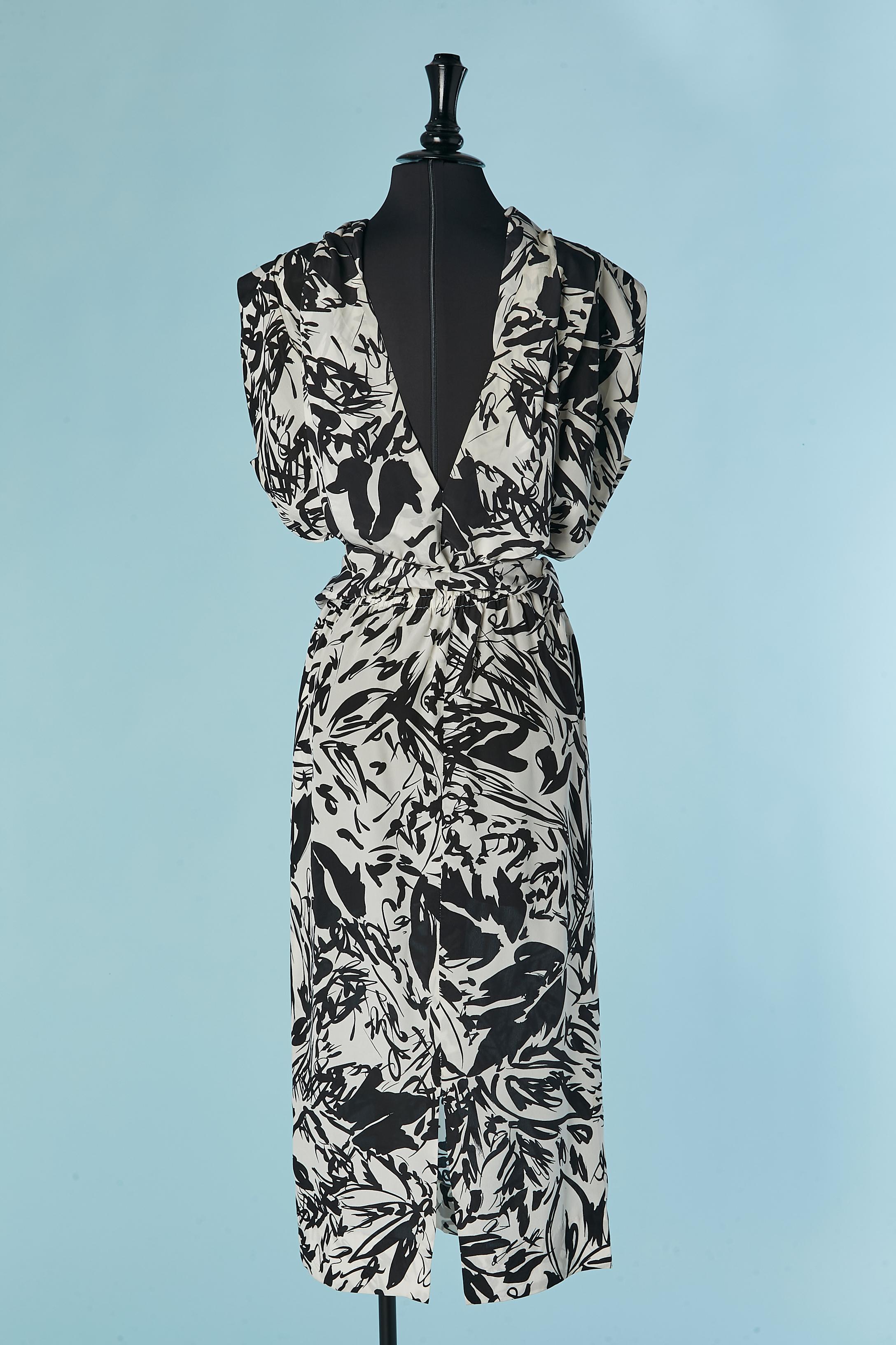 Silk wrapped dress with black and white print PIERRE CARDIN PRESTIGE For Sale 7
