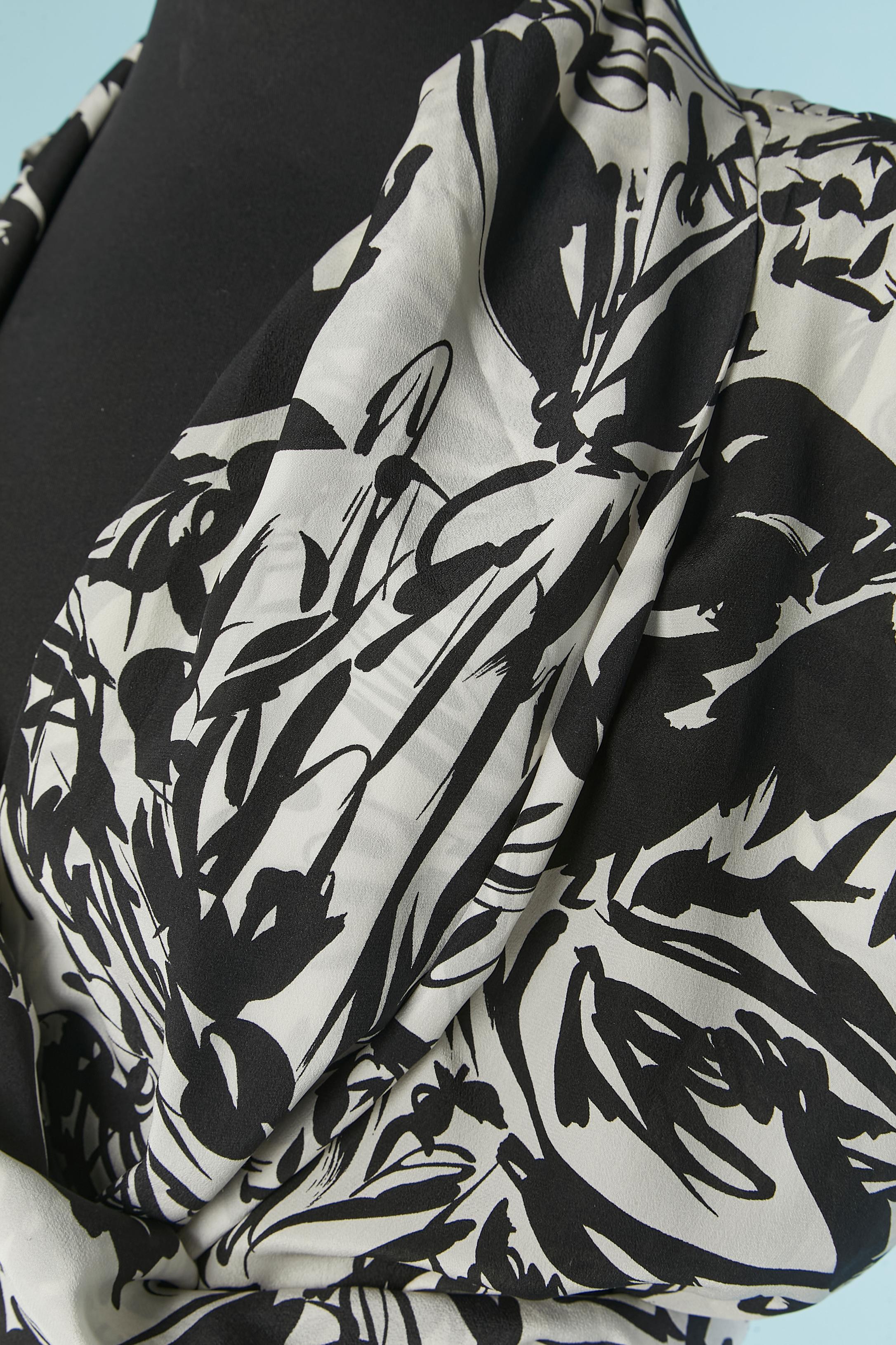 Black Silk wrapped dress with black and white print PIERRE CARDIN PRESTIGE For Sale