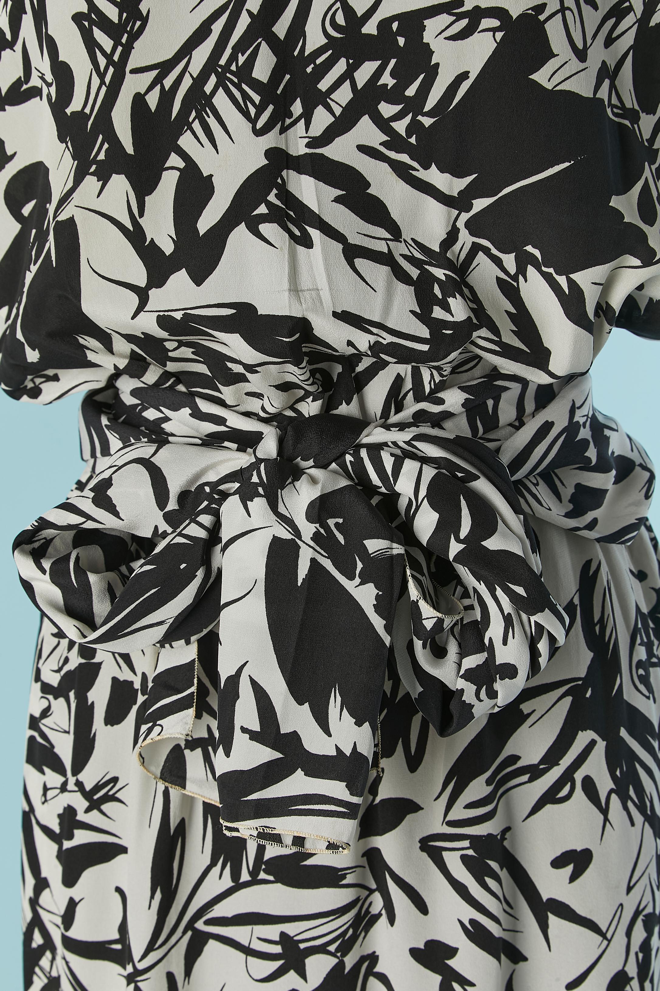 Silk wrapped dress with black and white print PIERRE CARDIN PRESTIGE For Sale 3