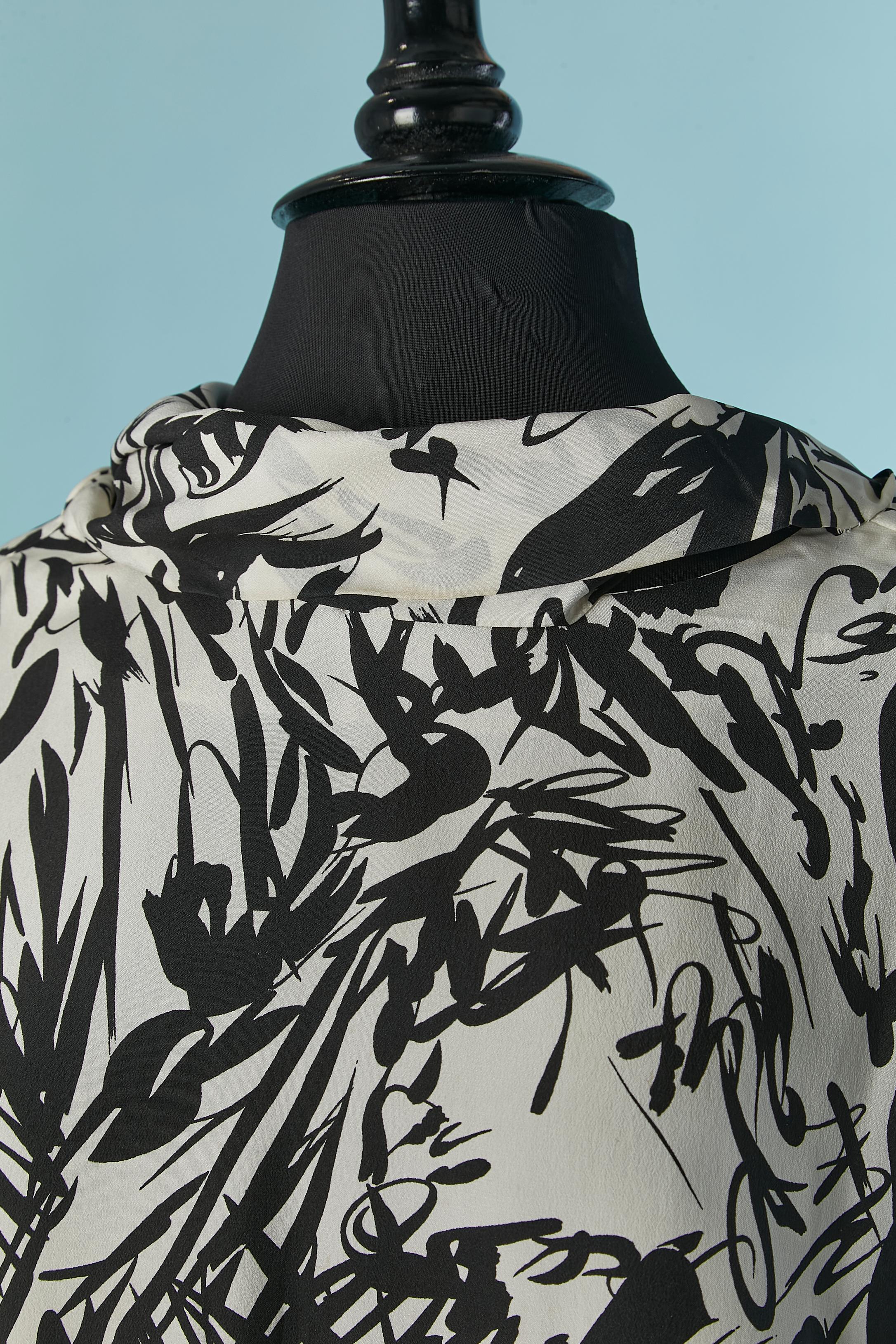 Silk wrapped dress with black and white print PIERRE CARDIN PRESTIGE For Sale 4