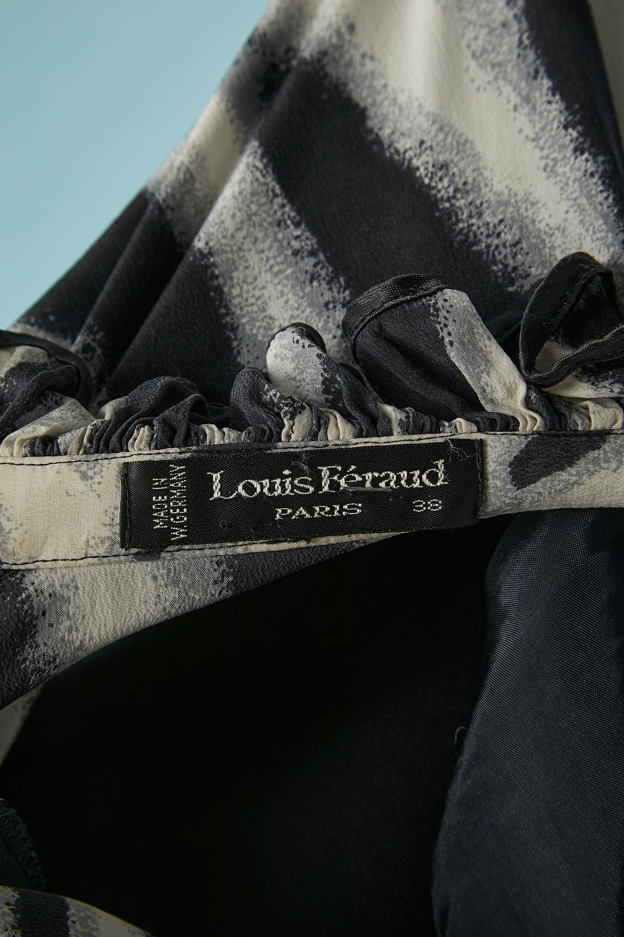 Robe de cocktail en soie imprimée zébrée avec col et volants Louis Féraud  Pour femmes en vente