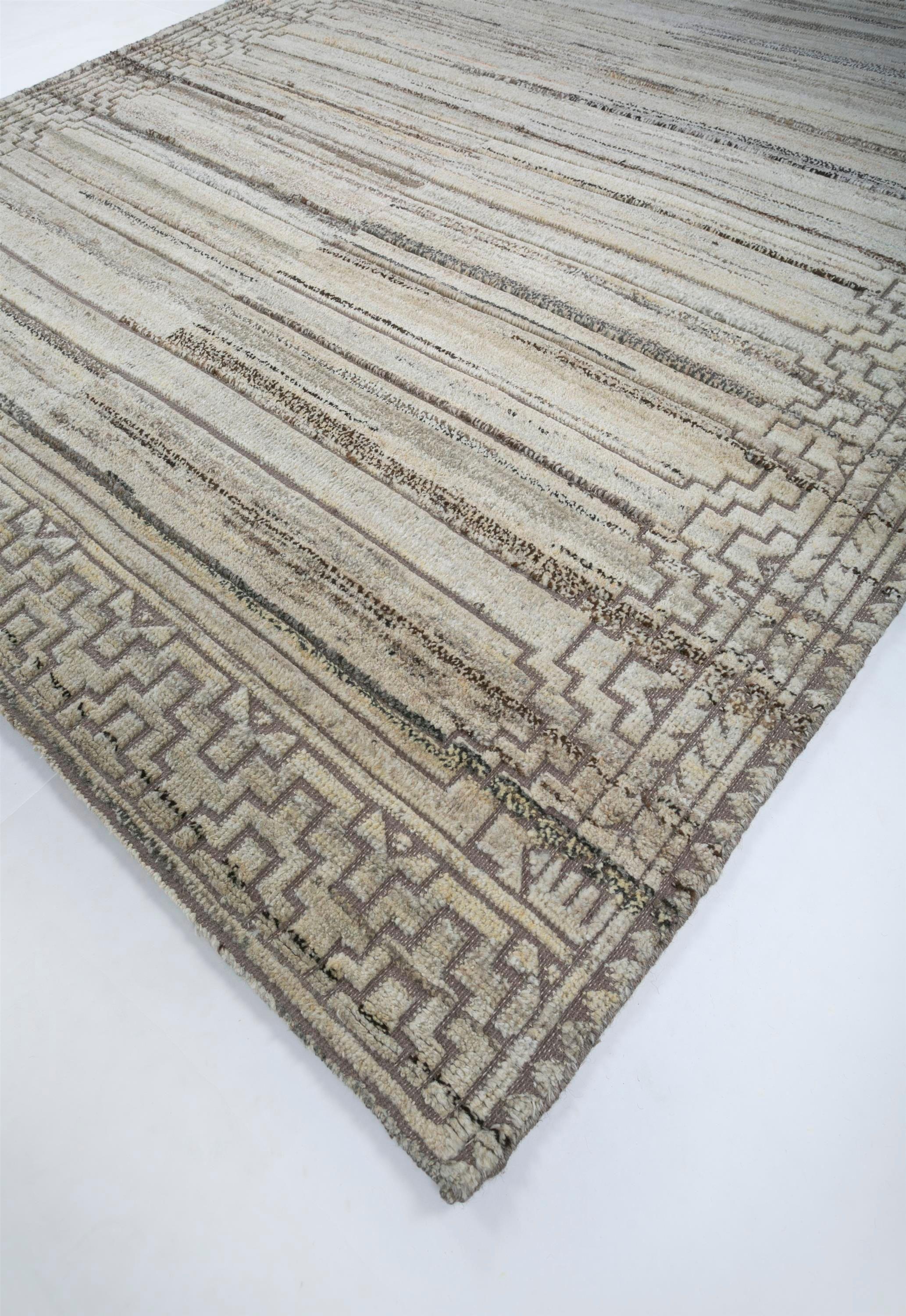 Modern Silken Serendipity Natural Beige & Dark Gray 240x300 cm Hand Knotted Rug For Sale